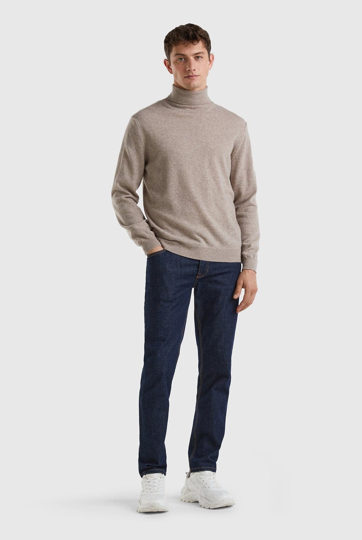 يونايتد كولورز اوف بينيتون بلوفر ذو رقبة عالية أسود من صوف الميرينو الخالص رجالي