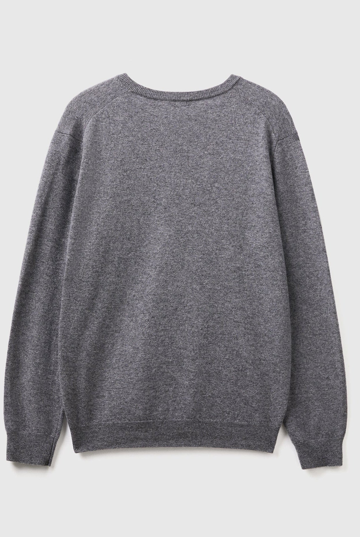 يونايتد كولورز اوف بينيتون بلوفر بياقة على شكل V أسود من صوف ميرينو الخالص رجالي