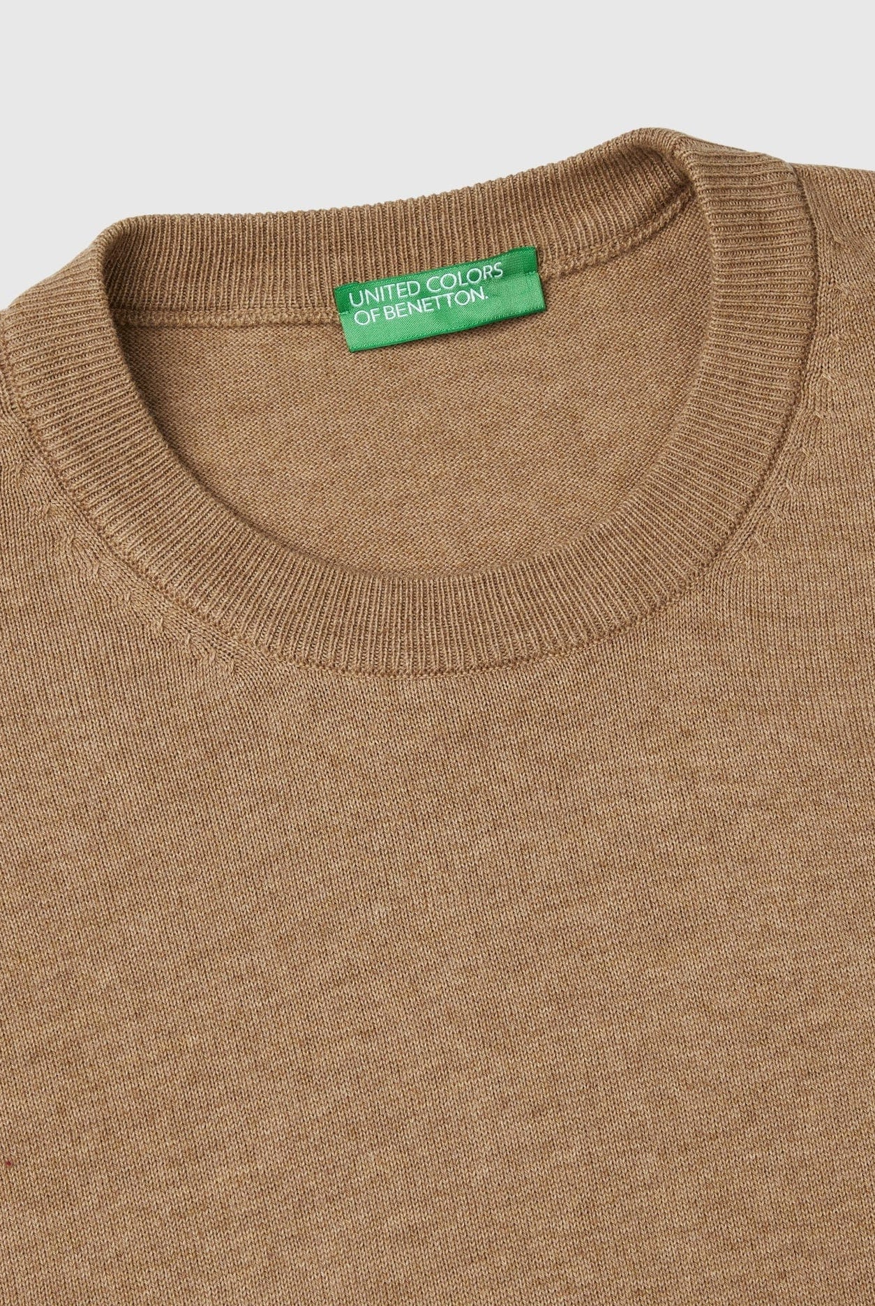 يونايتد كولورز اوف بينيتون سترة من القطن والصوف برقبة دائرية رجالي