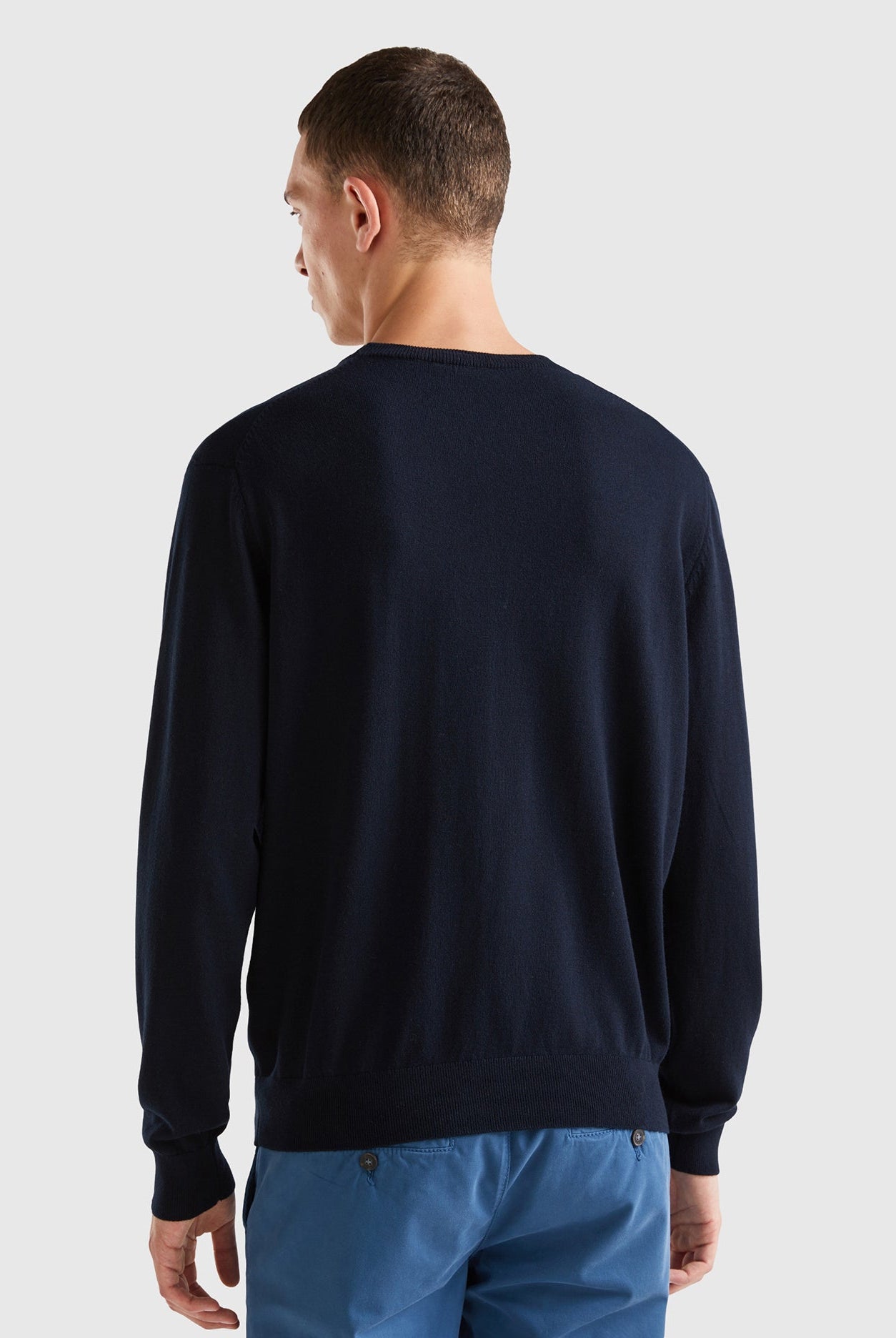 يونايتد كولورز اوف بينيتون سترة من القطن والصوف برقبة دائرية رجالي