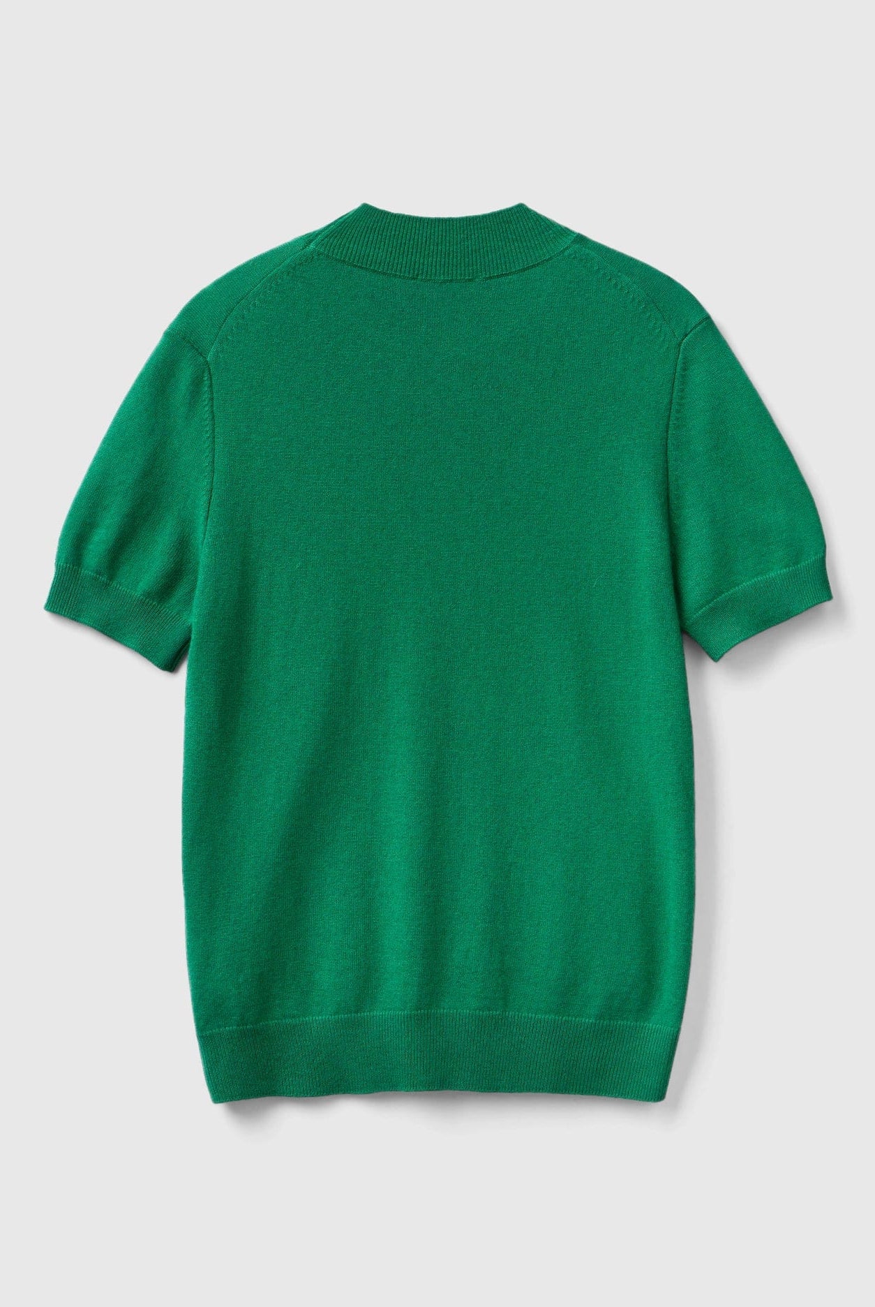 يونايتد كولورز اوف بينيتون سترة بيضاء قصيرة الأكمام من مزيج الكشمير