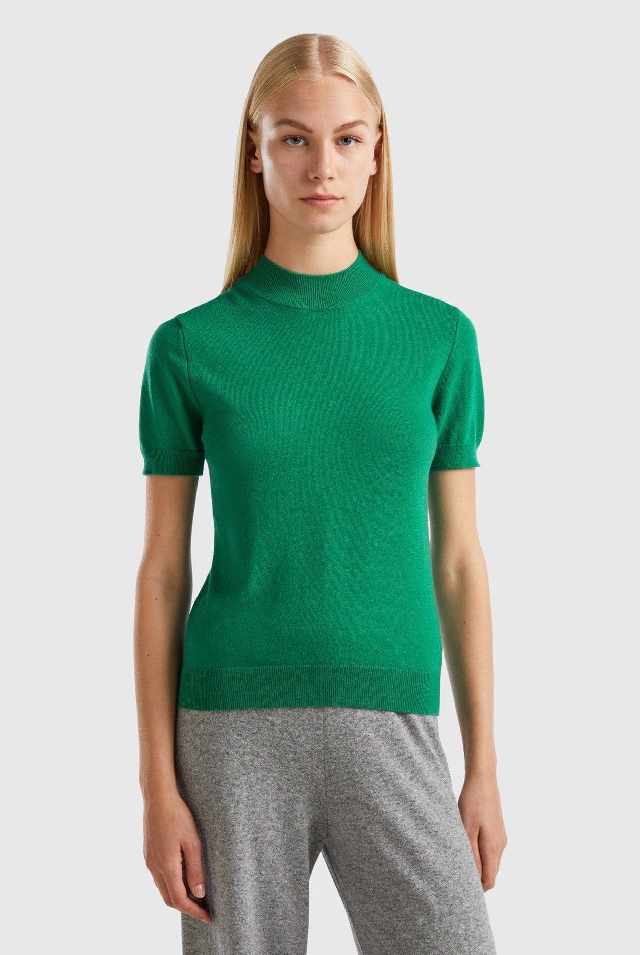 يونايتد كولورز اوف بينيتون سترة بيضاء قصيرة الأكمام من مزيج الكشمير