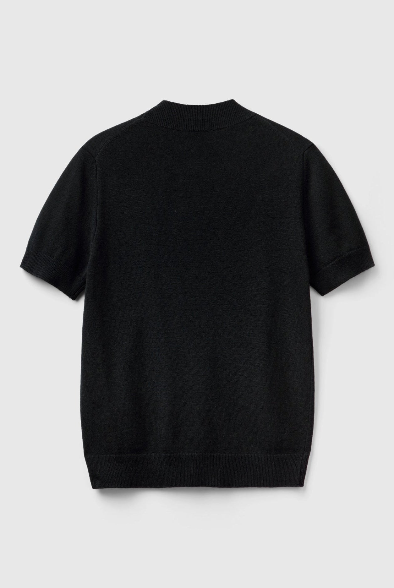 يونايتد كولورز اوف بينيتون سترة بيضاء قصيرة الأكمام من مزيج الكشمير