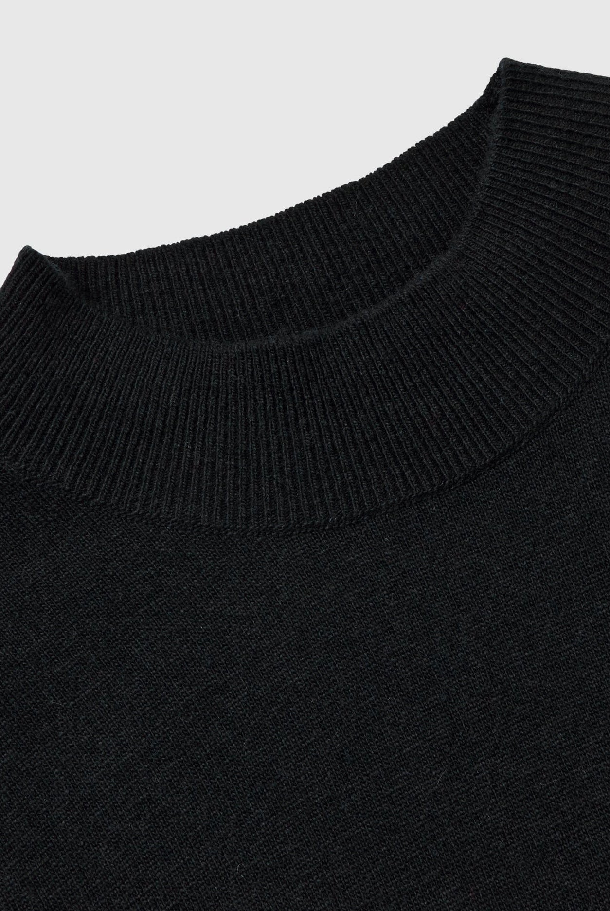 يونايتد كولورز اوف بينيتون سترة بيضاء قصيرة الأكمام من مزيج الكشمير