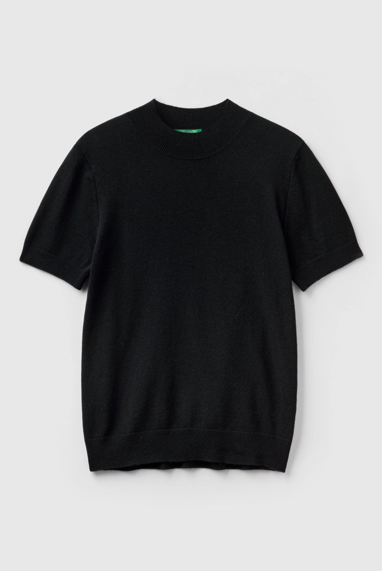 يونايتد كولورز اوف بينيتون سترة بيضاء قصيرة الأكمام من مزيج الكشمير