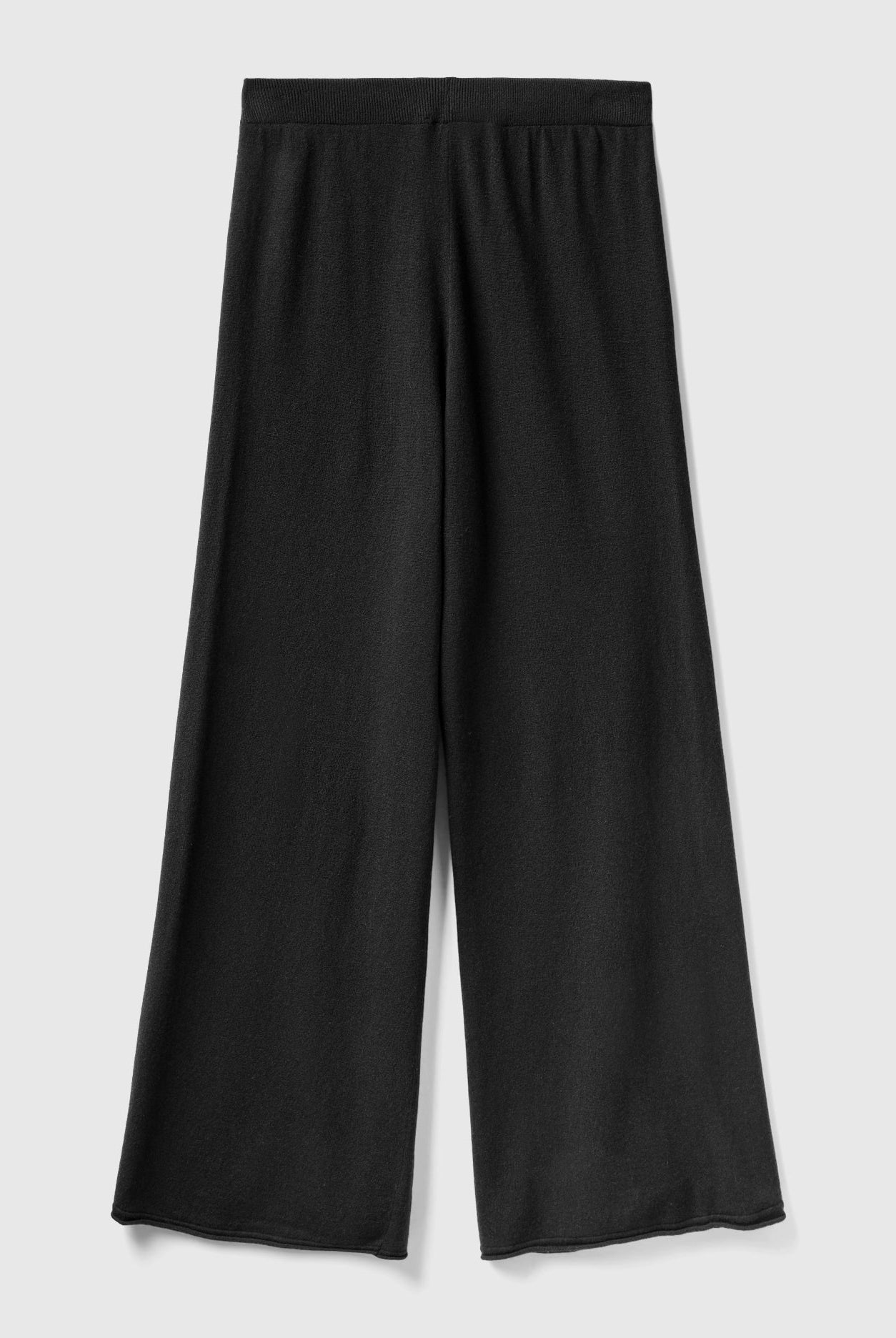 يونايتد كولورز اوف بينيتون بنطلون واسع بلون كريمي من خليط الكشمير والصوف نسائي