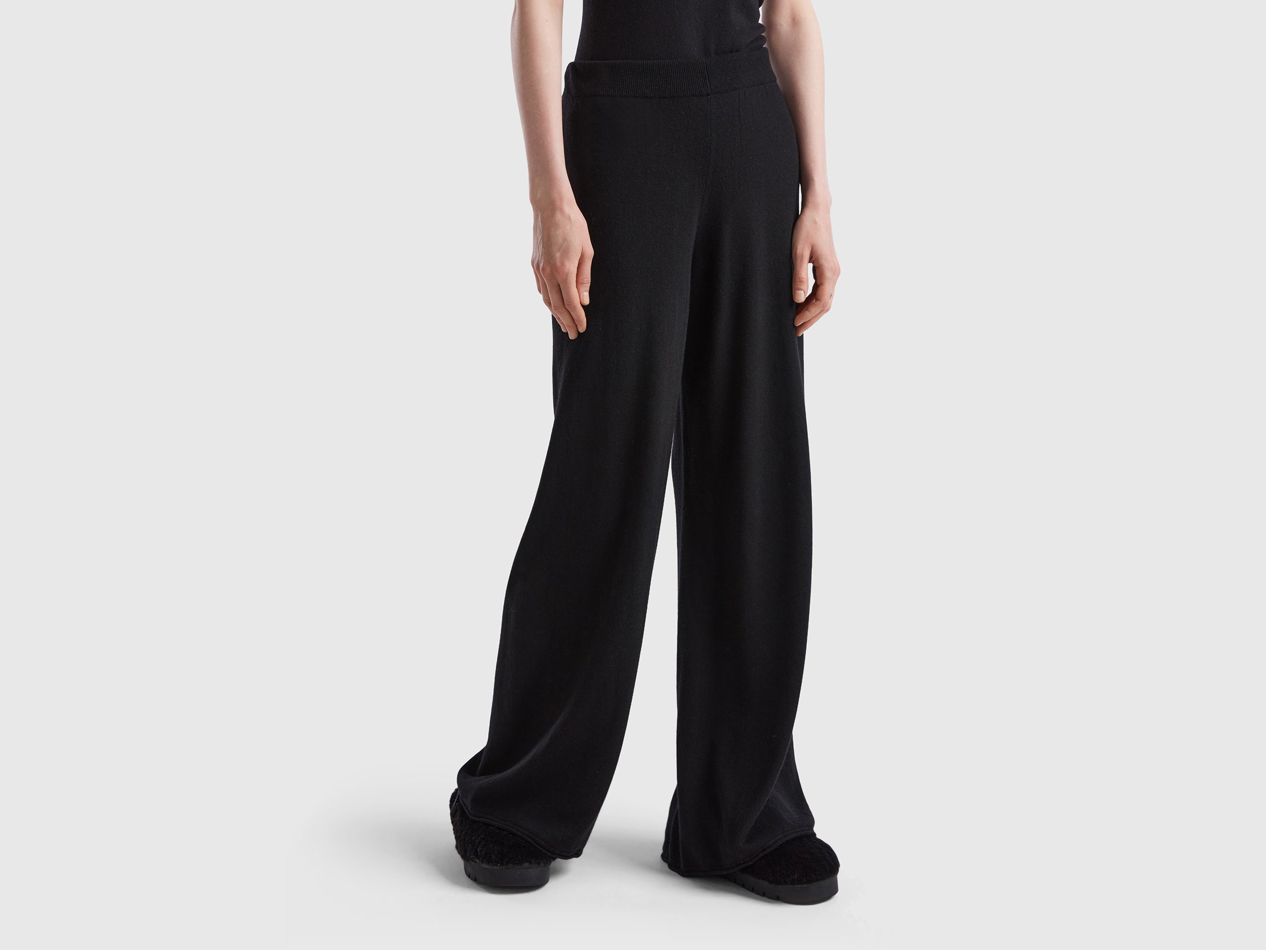 ูููุงูุชุฏ ููููุฑุฒ ุงูู ุจูููุชูู ุจูุทููู ูุงุณุน ุจููู ูุฑูู
ู ู
ู ุฎููุท ุงููุดู
ูุฑ ูุงูุตูู ูุณุงุฆู