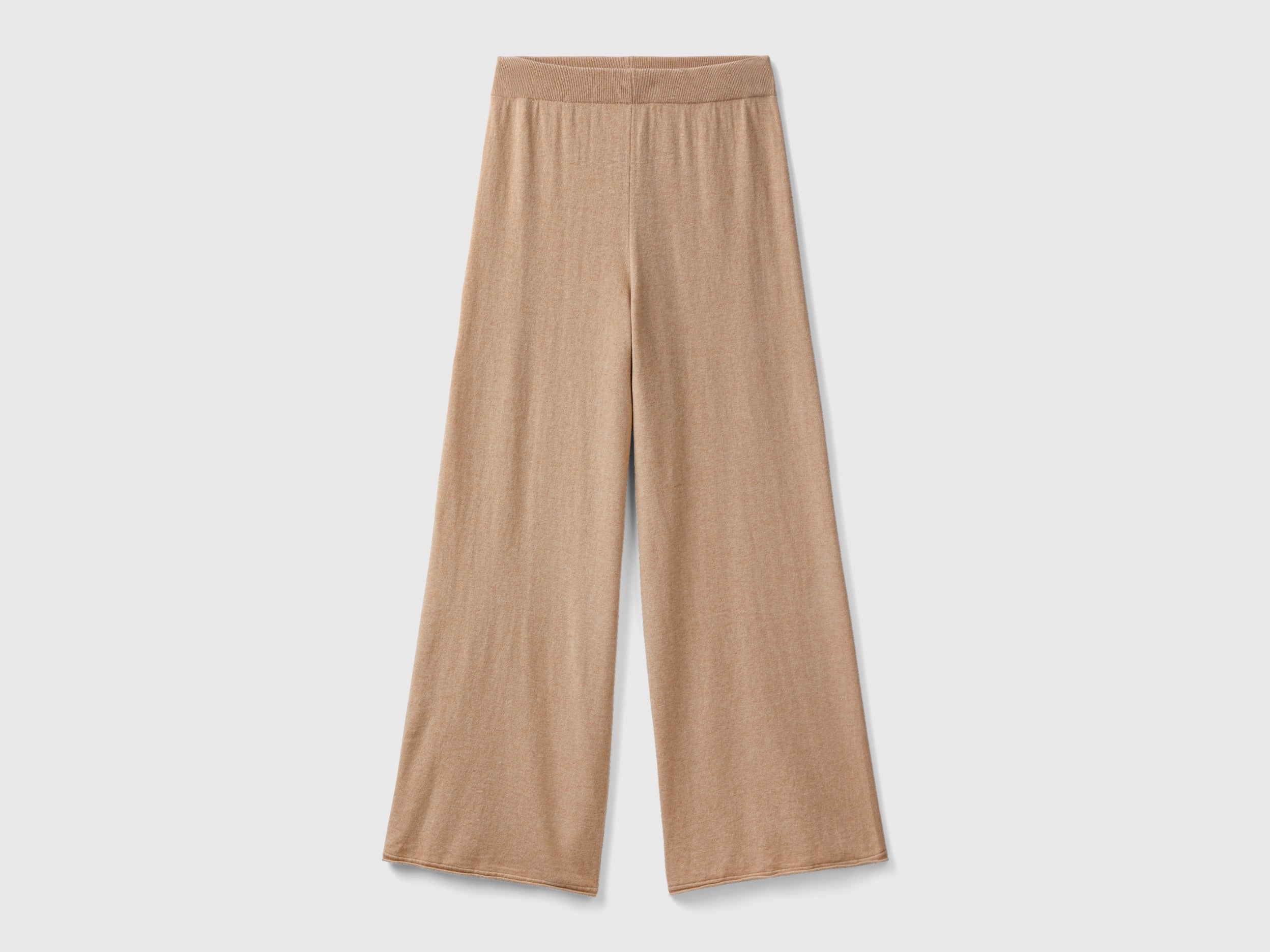 ูููุงูุชุฏ ููููุฑุฒ ุงูู ุจูููุชูู ุจูุทููู ูุงุณุน ุจููู ูุฑูู
ู ู
ู ุฎููุท ุงููุดู
ูุฑ ูุงูุตูู ูุณุงุฆู