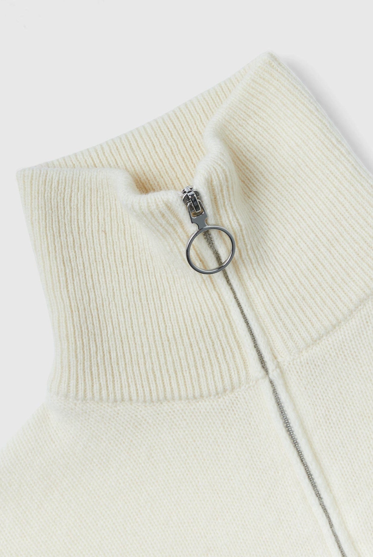 يونايتد كولورز اوف بينيتون بلوفر سادة بسحاب كم طويل نسائي