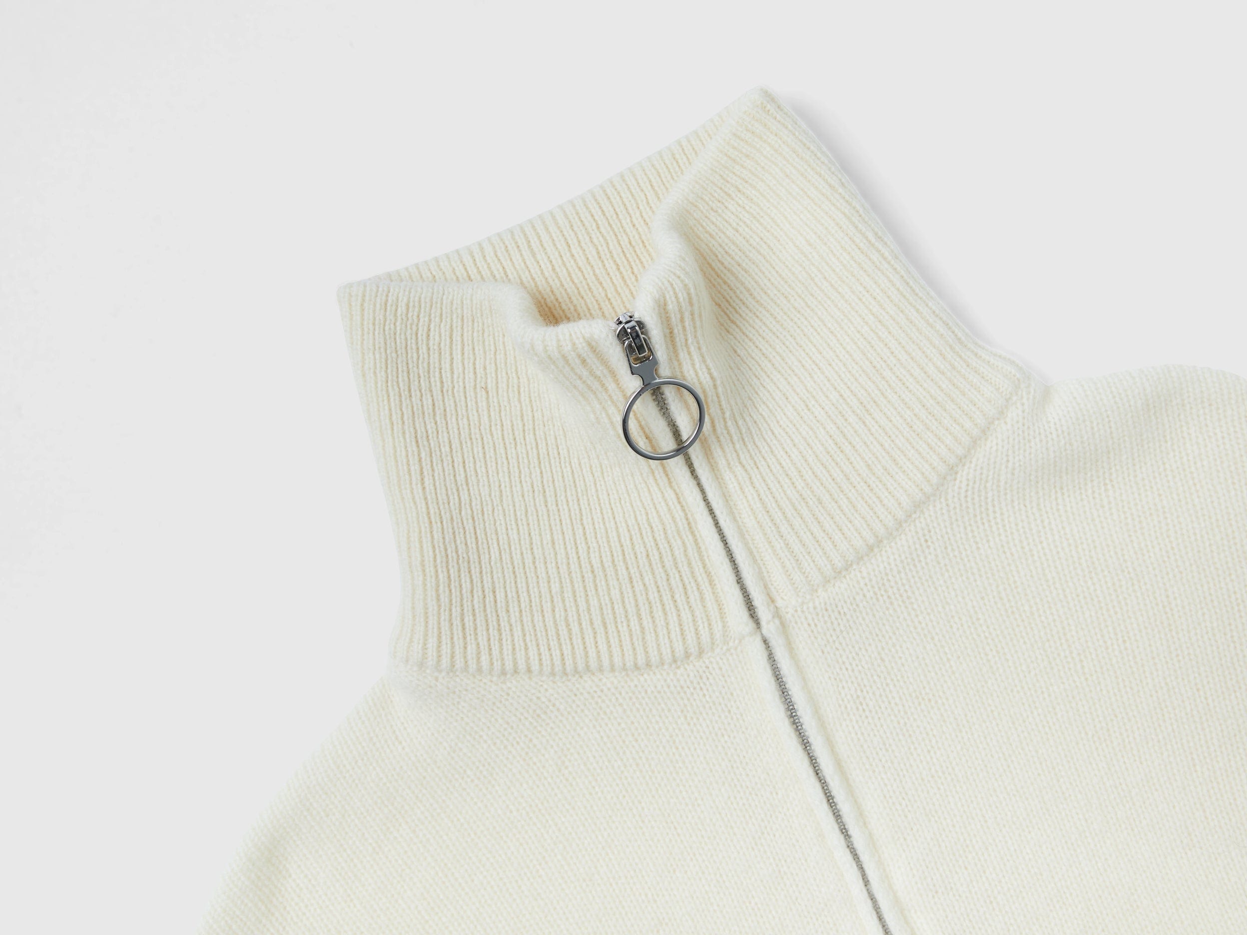 يونايتد كولورز اوف بينيتون بلوفر سادة بسحاب كم طويل نسائي