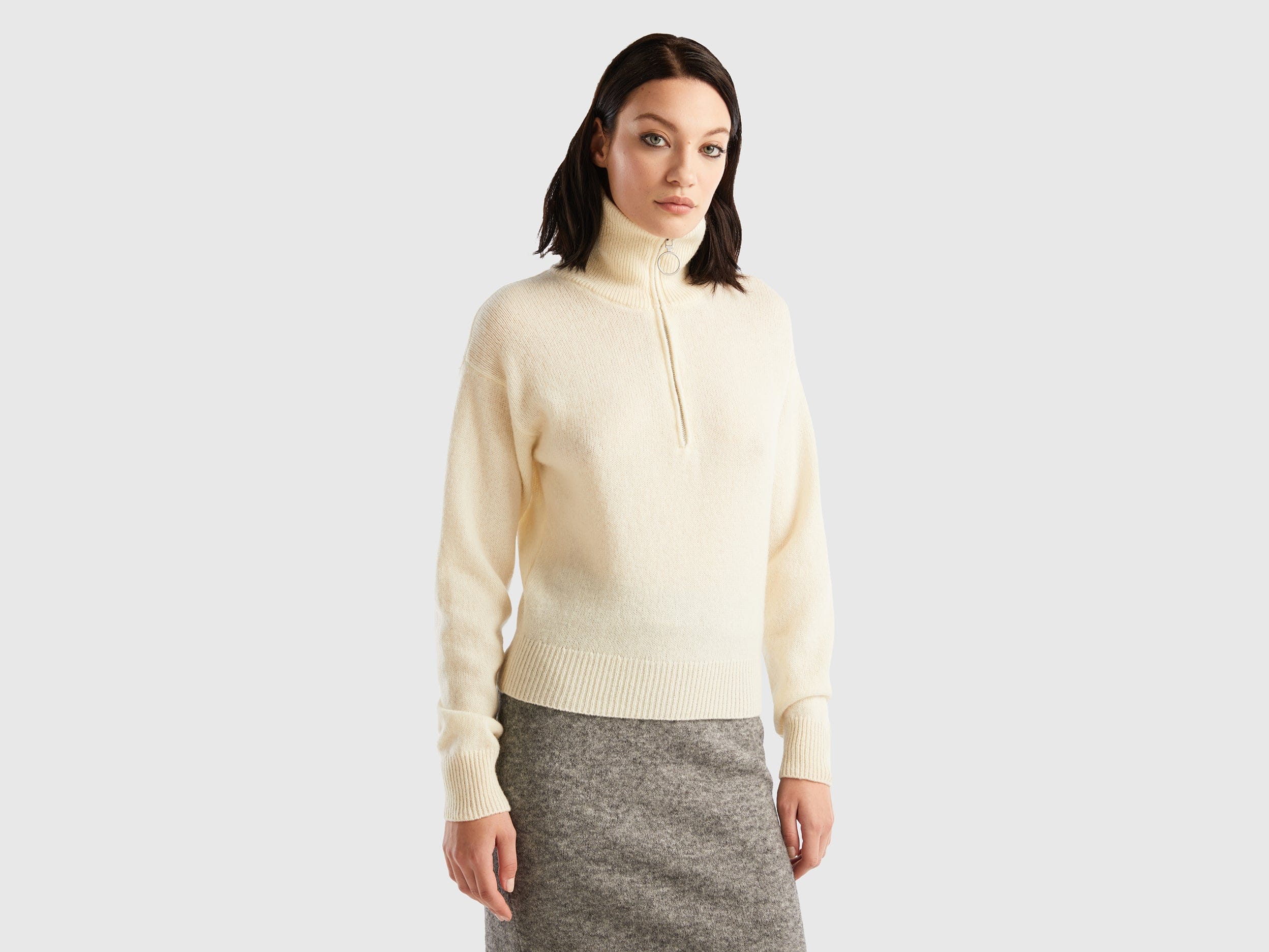 يونايتد كولورز اوف بينيتون بلوفر سادة بسحاب كم طويل نسائي