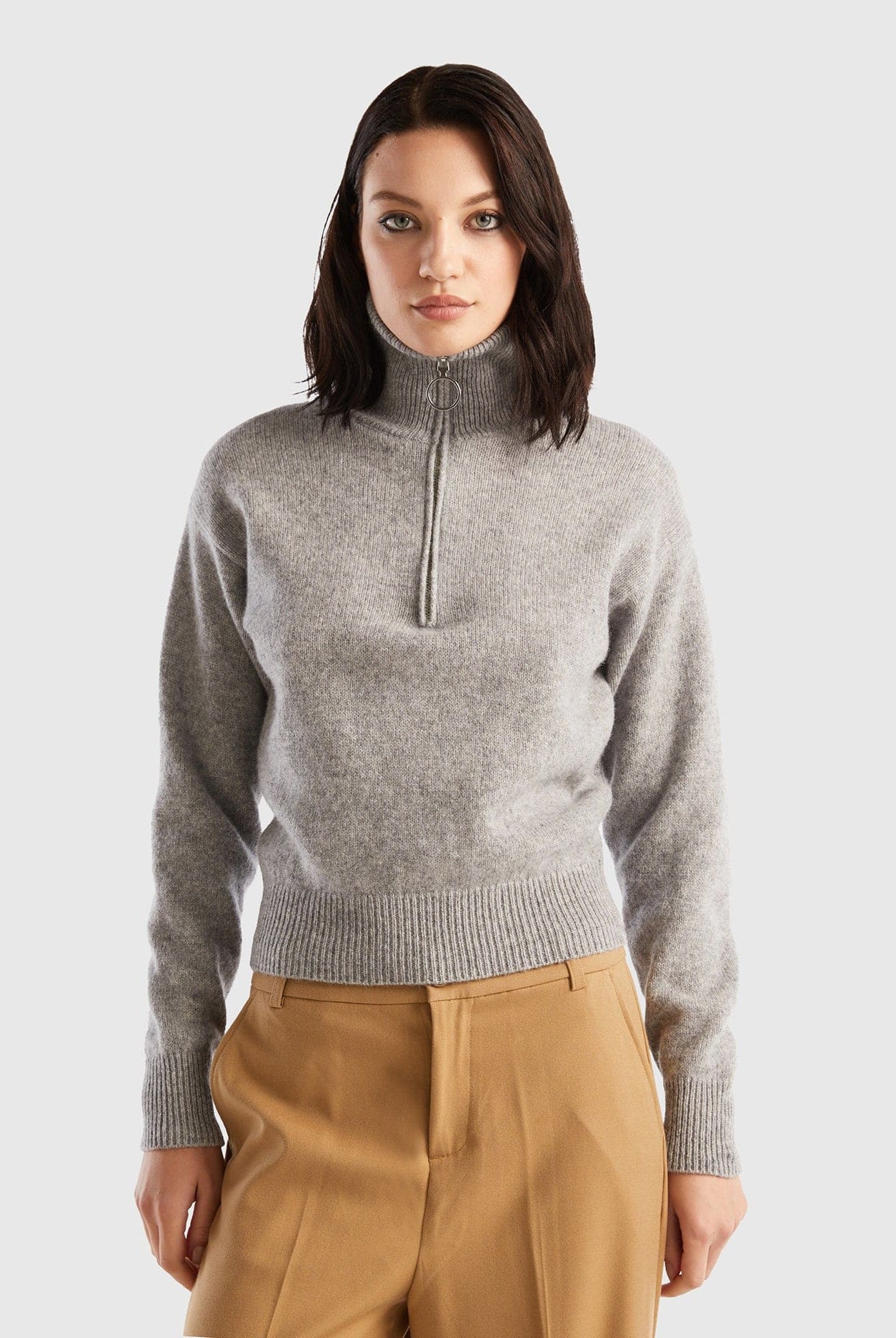 يونايتد كولورز اوف بينيتون بلوفر سادة بسحاب كم طويل نسائي