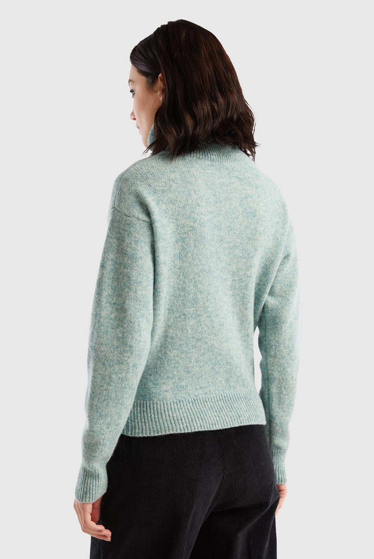 يونايتد كولورز اوف بينيتون بلوفر سادة بسحاب كم طويل نسائي