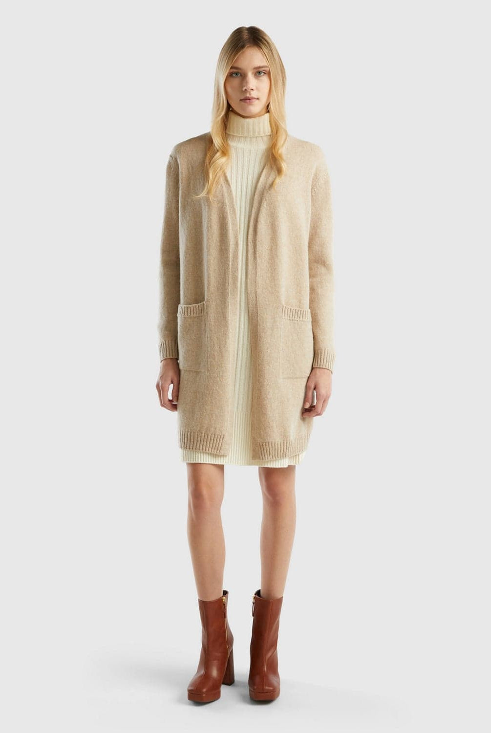 يونايتد كولورز اوف بينيتون معطف سادة بجيوب نسائي