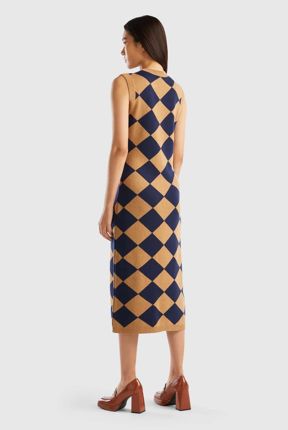 يونايتد كولورز اوف بينيتون فستان طويل منقوش نسائي