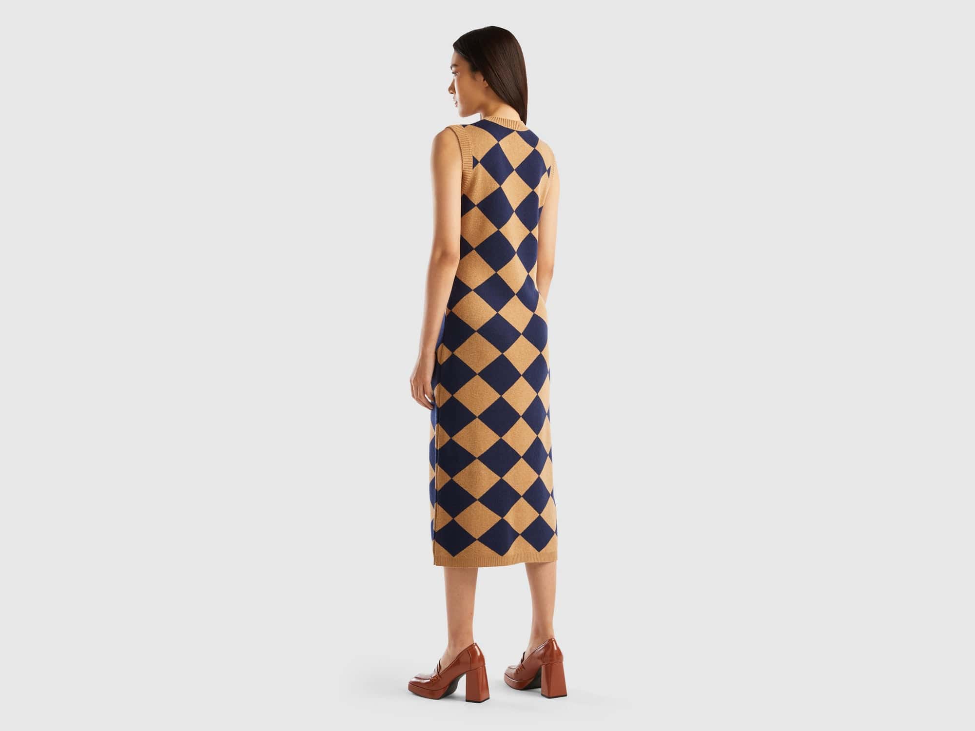 يونايتد كولورز اوف بينيتون فستان طويل منقوش نسائي