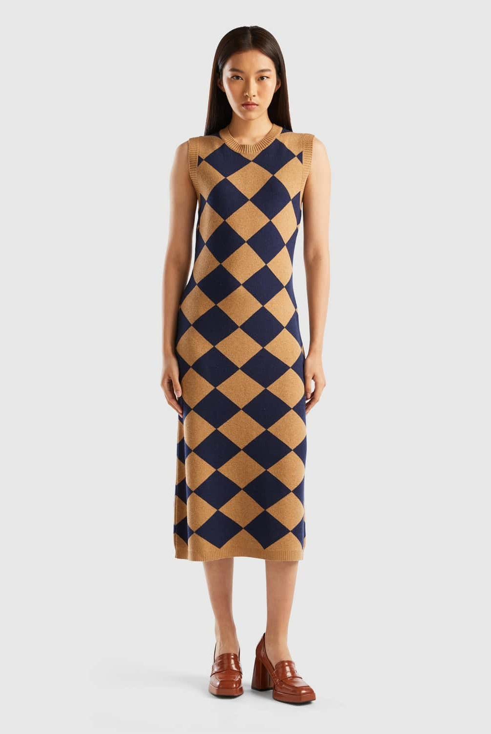 يونايتد كولورز اوف بينيتون فستان طويل منقوش نسائي