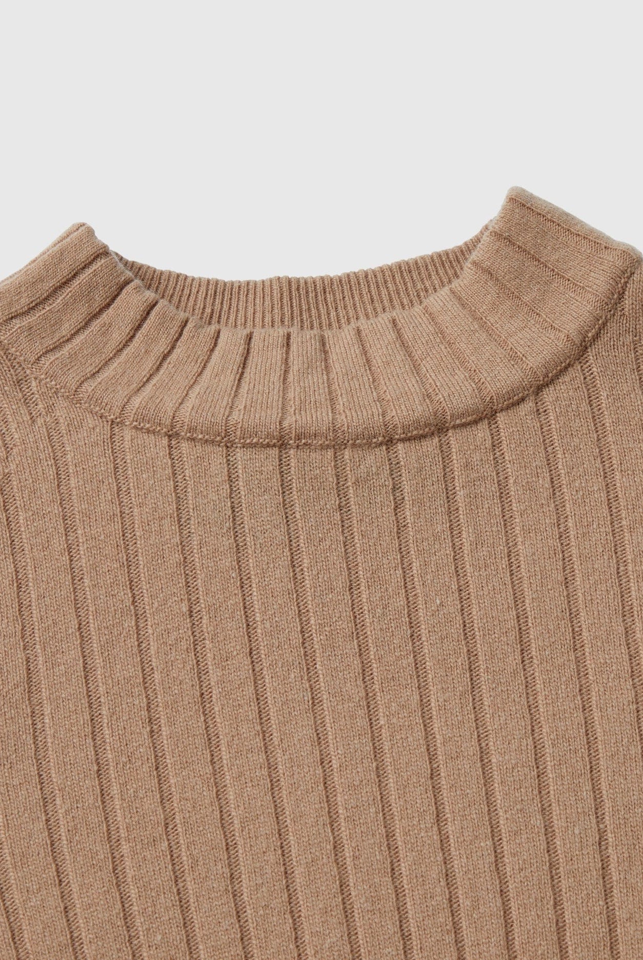 يونايتد كولورز اوف بينيتون سويتر بياقة عالية مع فتحات