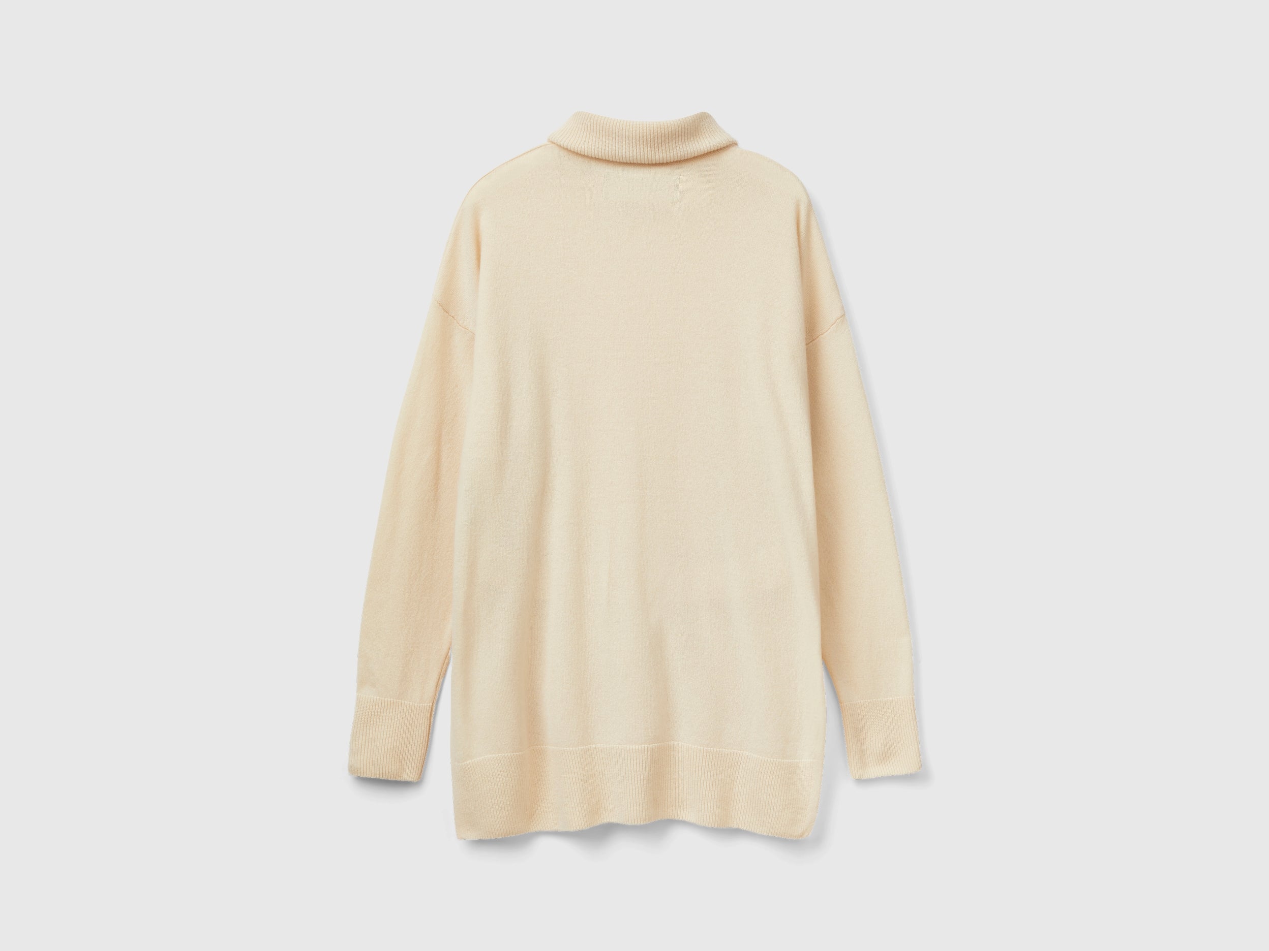 يونايتد كولورز اوف بينيتون بلوفر بياقة عالية مع حزام كبير الحجم نسائي