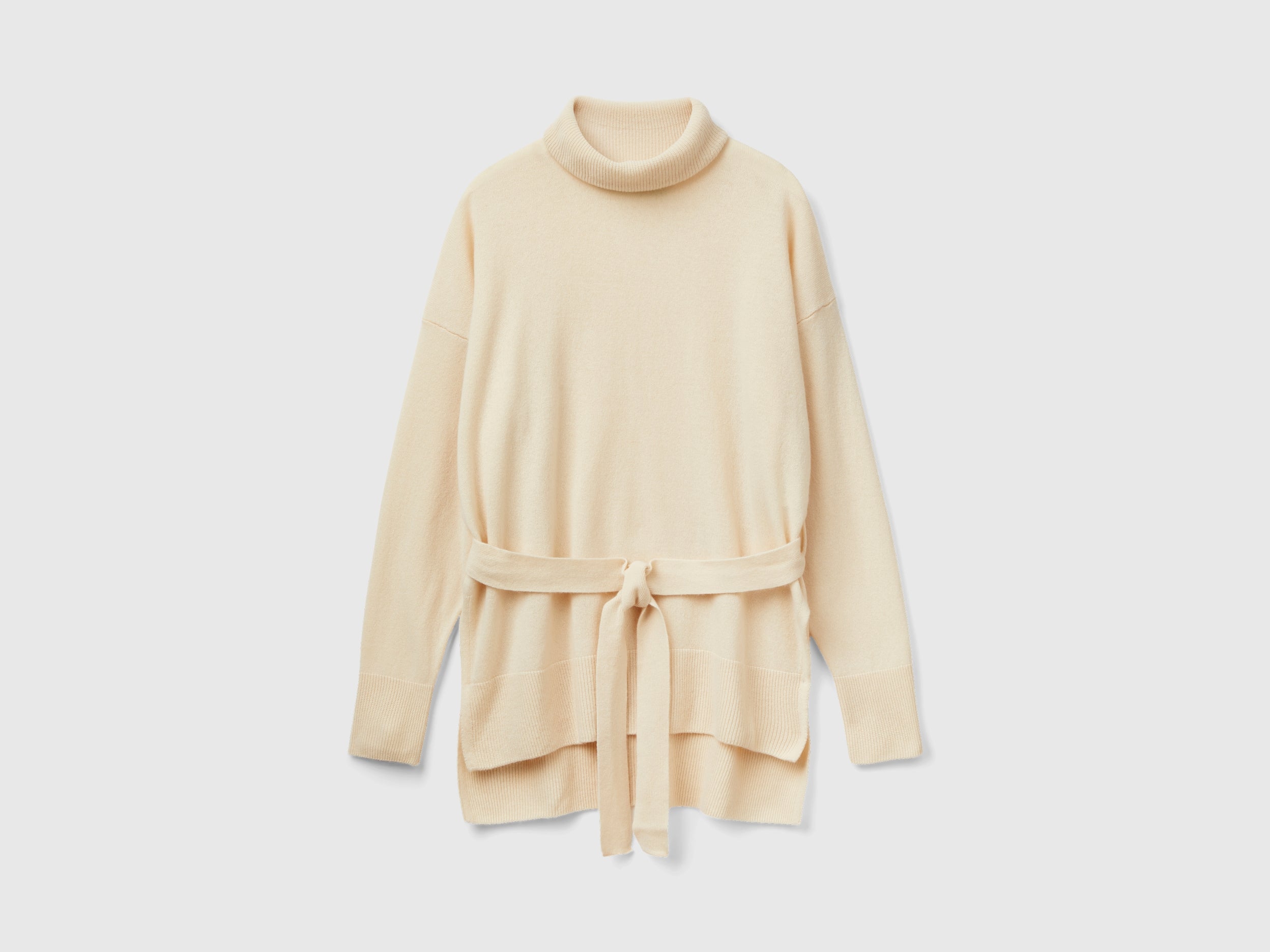 يونايتد كولورز اوف بينيتون بلوفر بياقة عالية مع حزام كبير الحجم نسائي