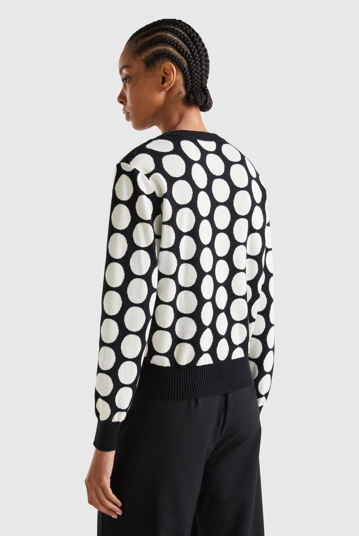 يونايتد كولورز اوف بينيتون سويتر ملون بنقوش نقاط في قطن تريكو