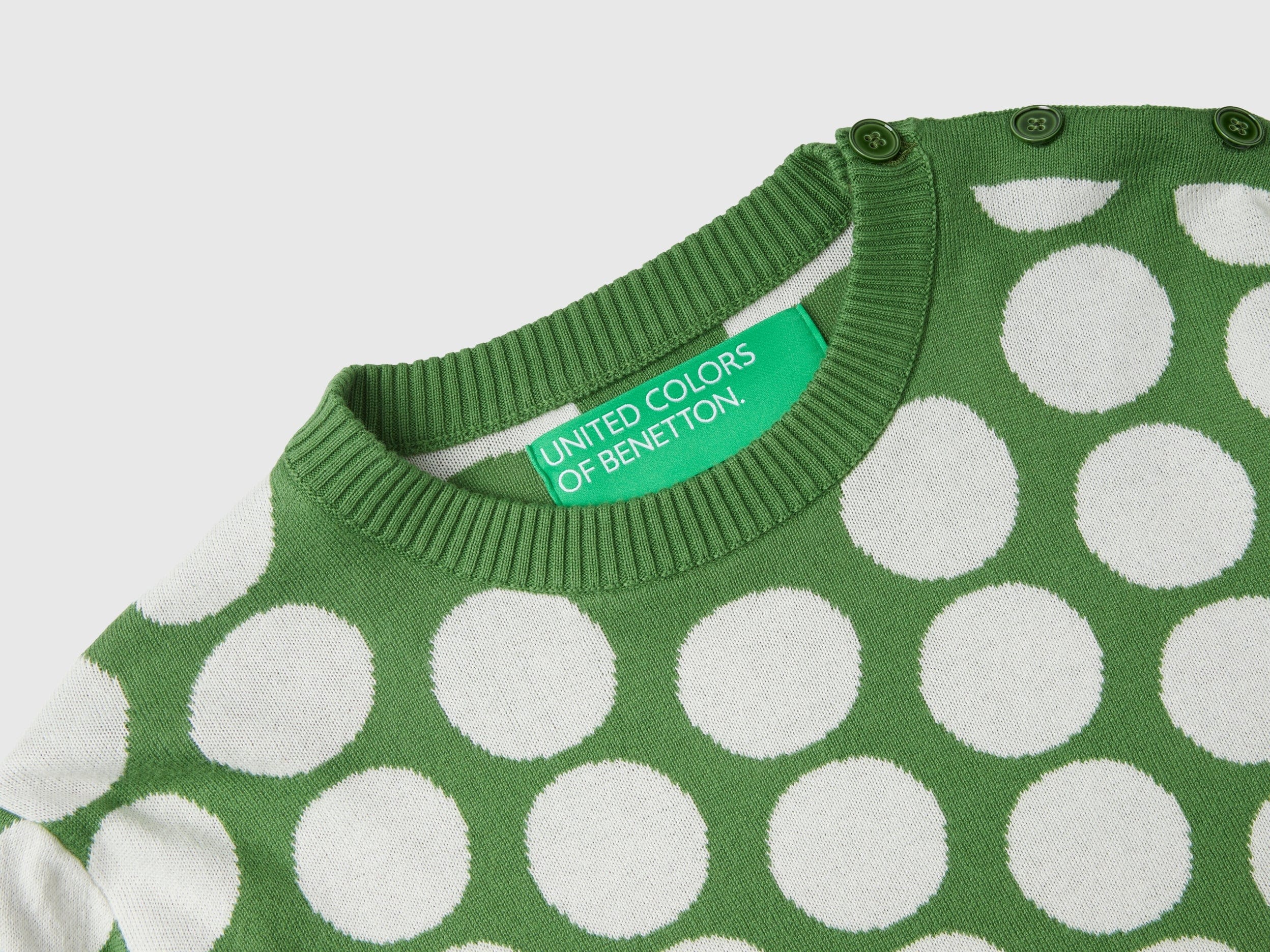 يونايتد كولورز اوف بينيتون سويتر ملون بنقوش نقاط في قطن تريكو