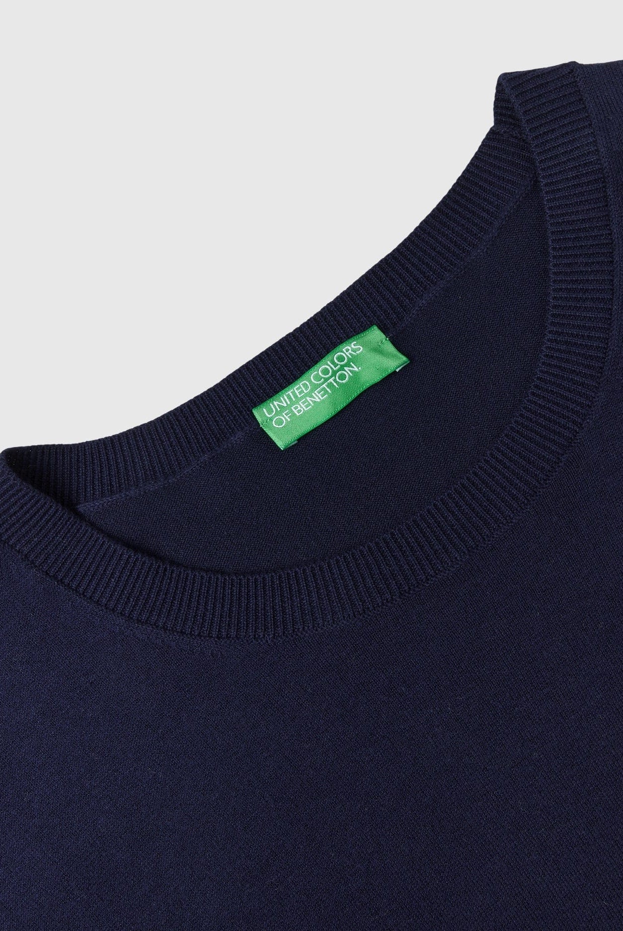 يونايتد كولورز اوف بينيتون بلوفر برقبة دائرية من خليط القطن الخفيف رجالي