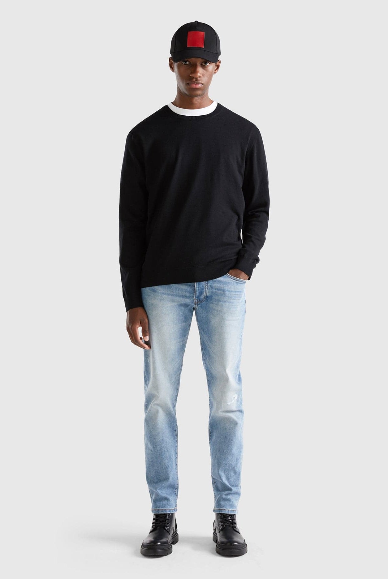 يونايتد كولورز اوف بينيتون بلوفر برقبة دائرية من خليط القطن الخفيف رجالي