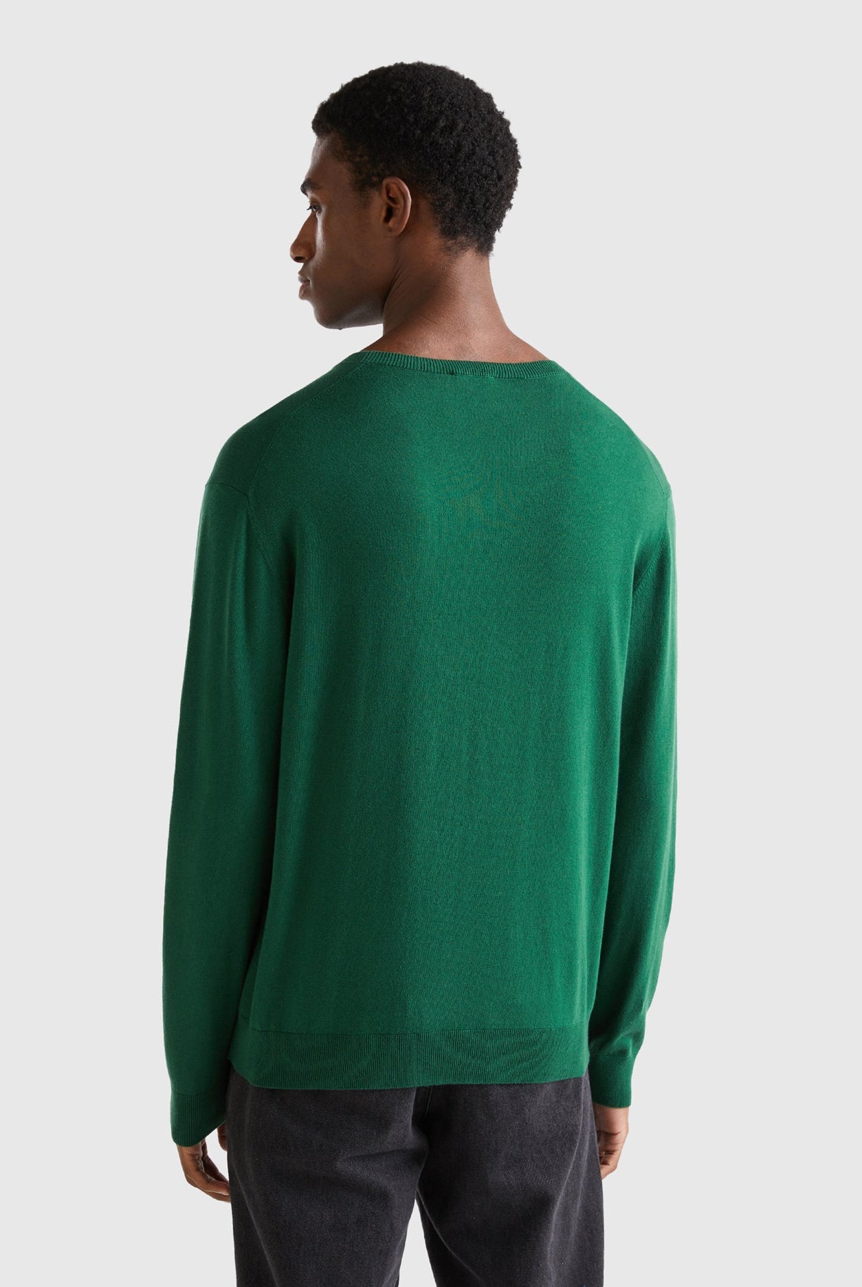 يونايتد كولورز اوف بينيتون بلوفر برقبة دائرية من خليط القطن الخفيف رجالي