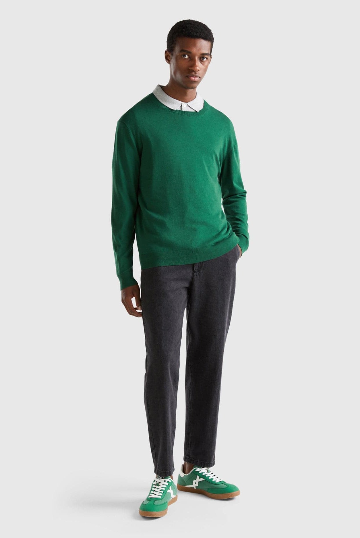 يونايتد كولورز اوف بينيتون بلوفر برقبة دائرية من خليط القطن الخفيف رجالي