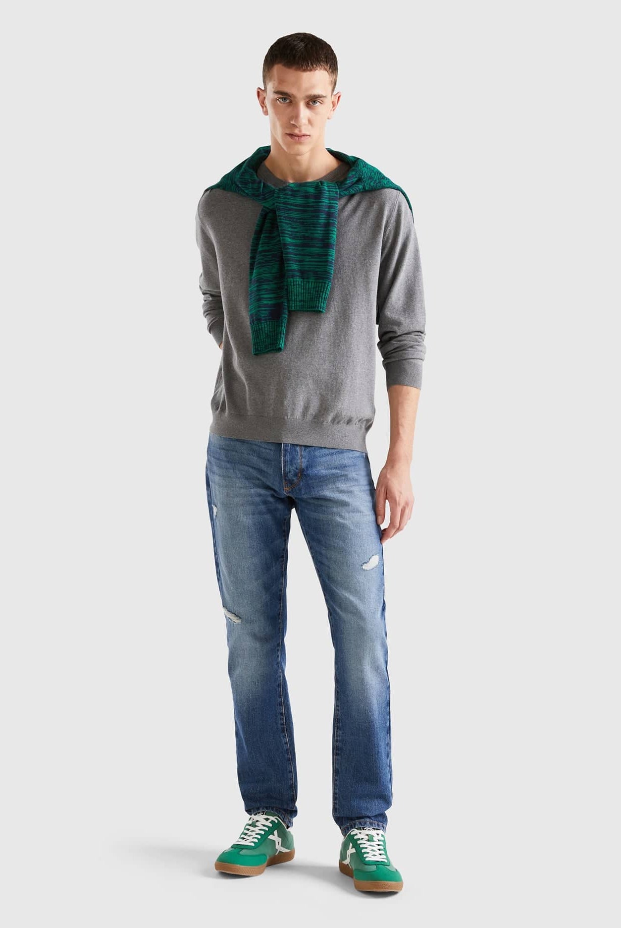 يونايتد كولورز اوف بينيتون بلوفر برقبة دائرية من خليط القطن الخفيف رجالي