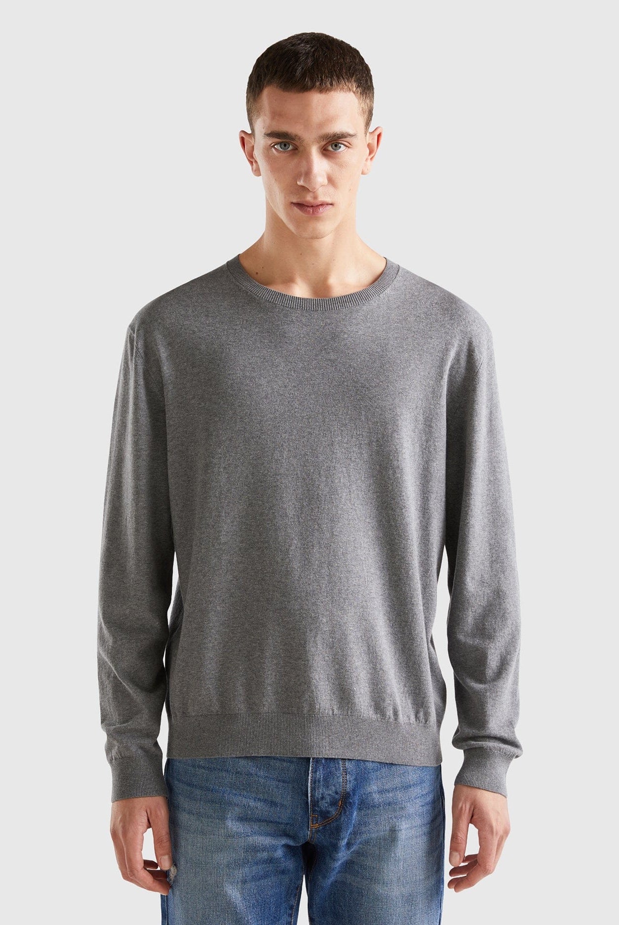 يونايتد كولورز اوف بينيتون بلوفر برقبة دائرية من خليط القطن الخفيف رجالي