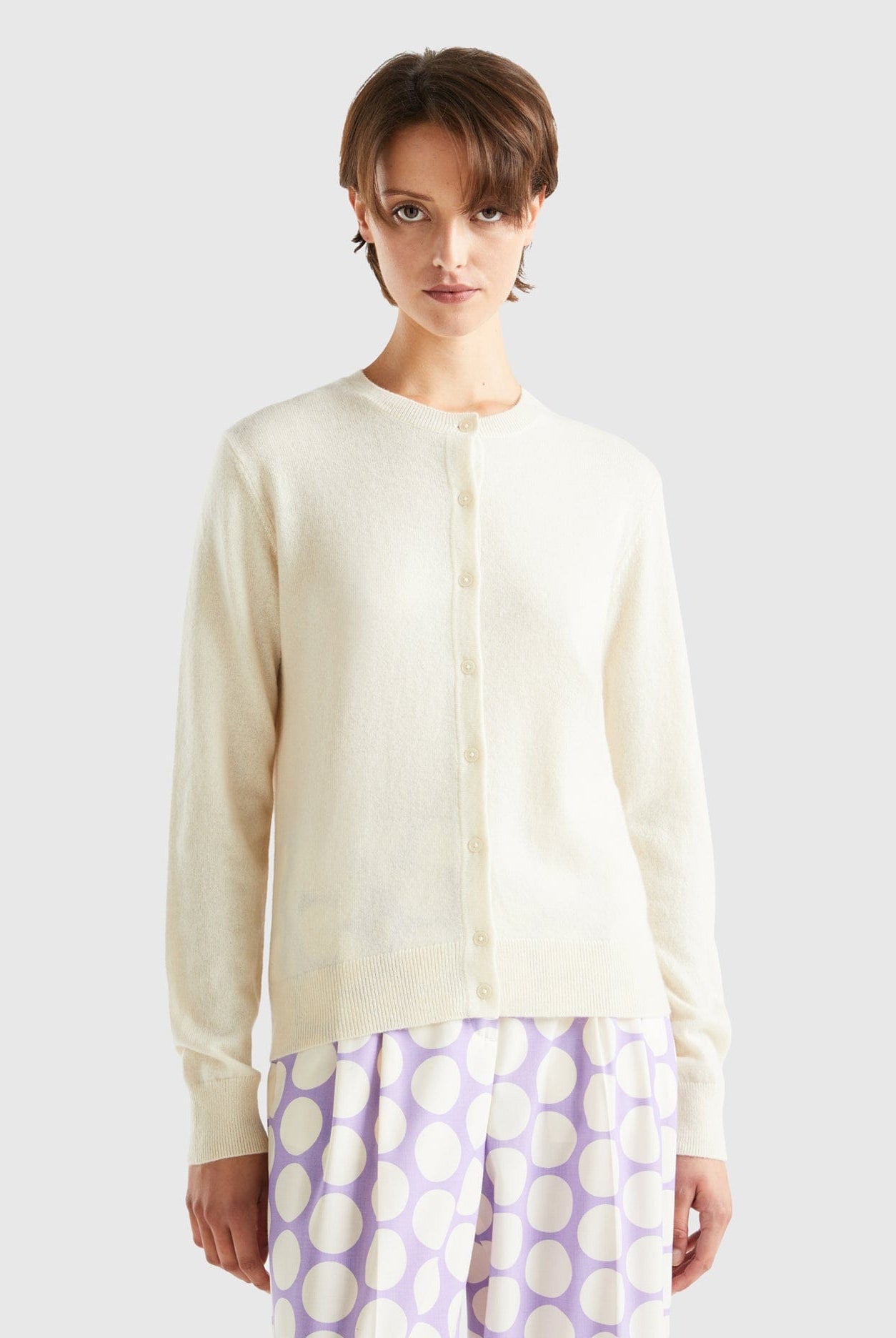 يونايتد كولورز اوف بينيتون كارديجان رمادي داكن من الكشمير بأزرار أمامي نسائي