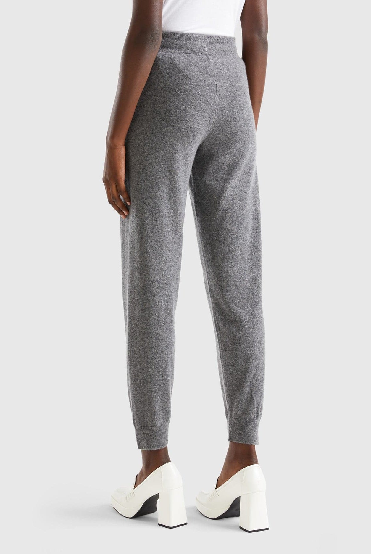 يونايتد كولورز اوف بينيتون بنطلون رياضي من الكشمير الخالص