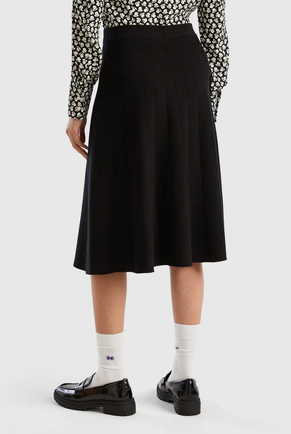 يونايتد كولورز اوف بينيتون تنورة ميدي بتصميم نسائي