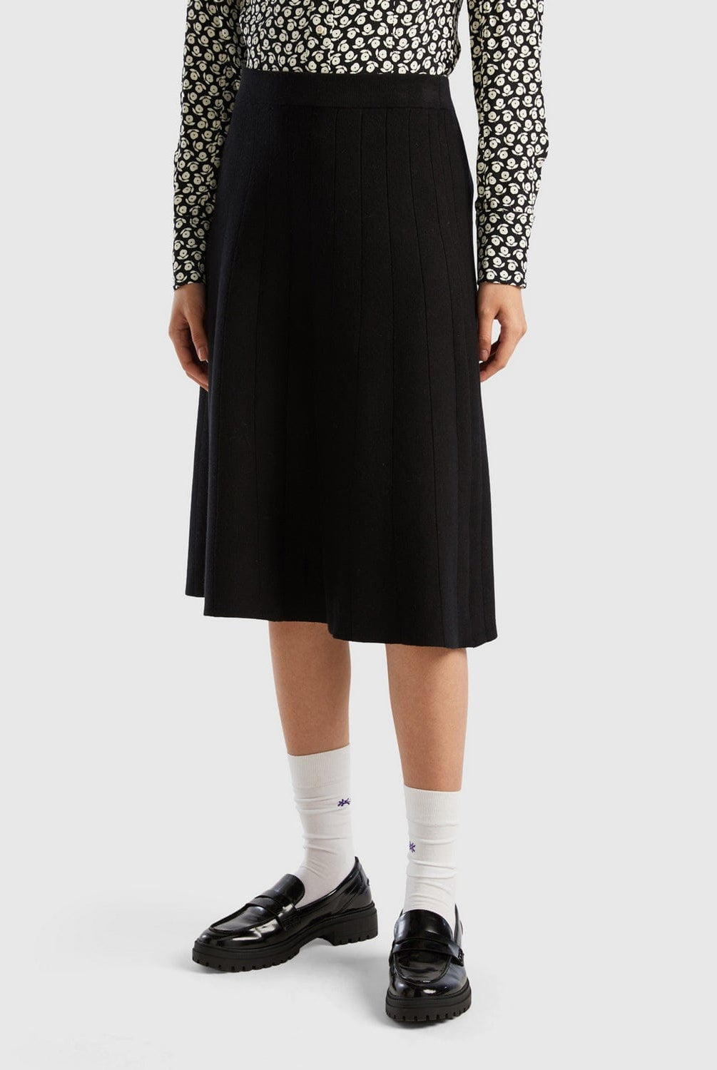 يونايتد كولورز اوف بينيتون تنورة ميدي بتصميم نسائي