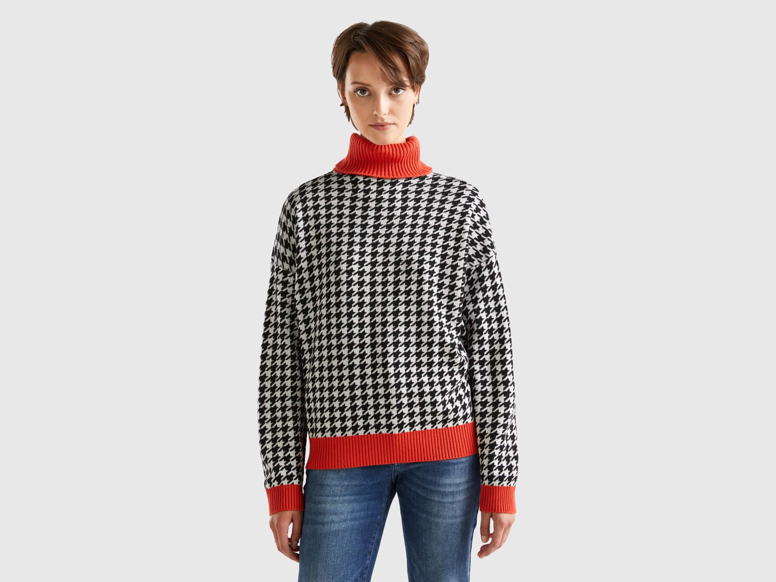 يونايتد كولورز اوف بينيتون سترة نسائي عنق السلحفاة بنقشة هاوندستوث