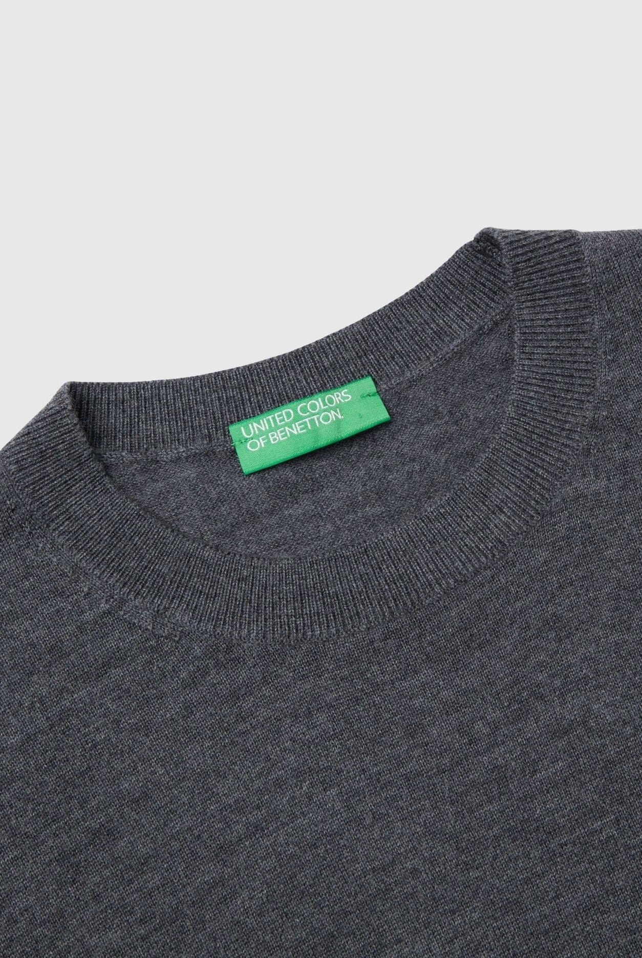 يونايتد كولورز اوف بينيتون بلوفر رمادي داكن من صوف ميرينو الخالص