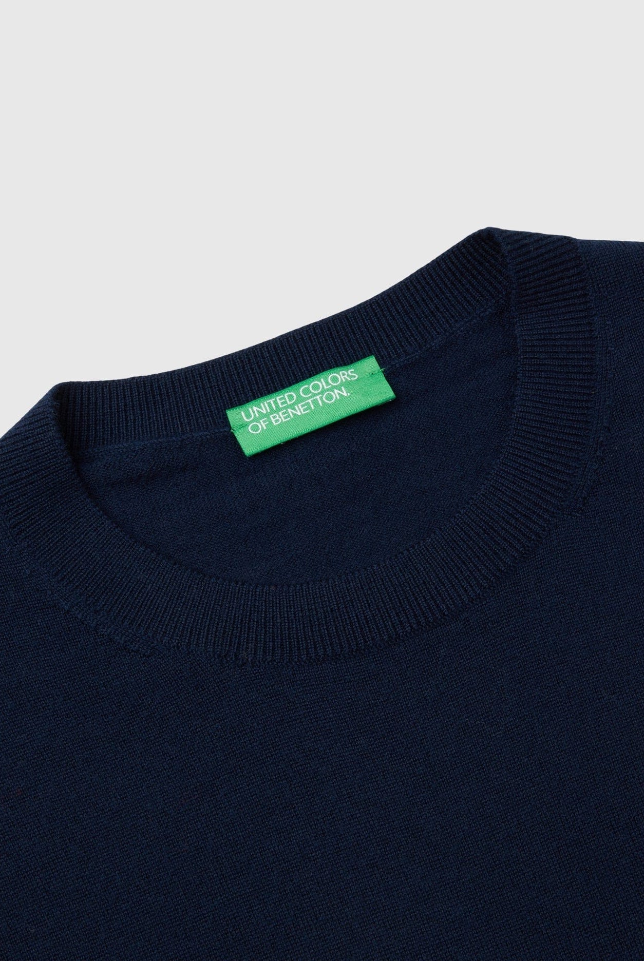 يونايتد كولورز اوف بينيتون بلوفر صوف كت سادة نسائي