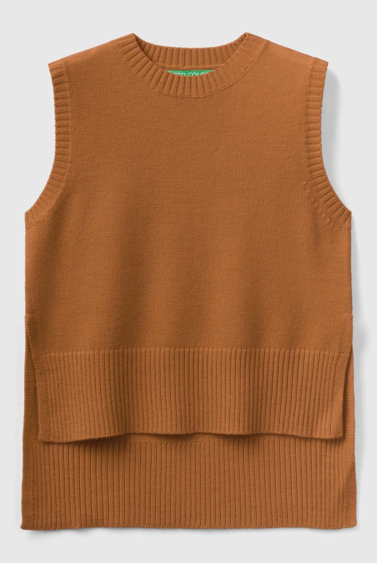 يونايتد كولورز اوف بينيتون سترة نسائية محبوكة بفتحات بدون اكمام