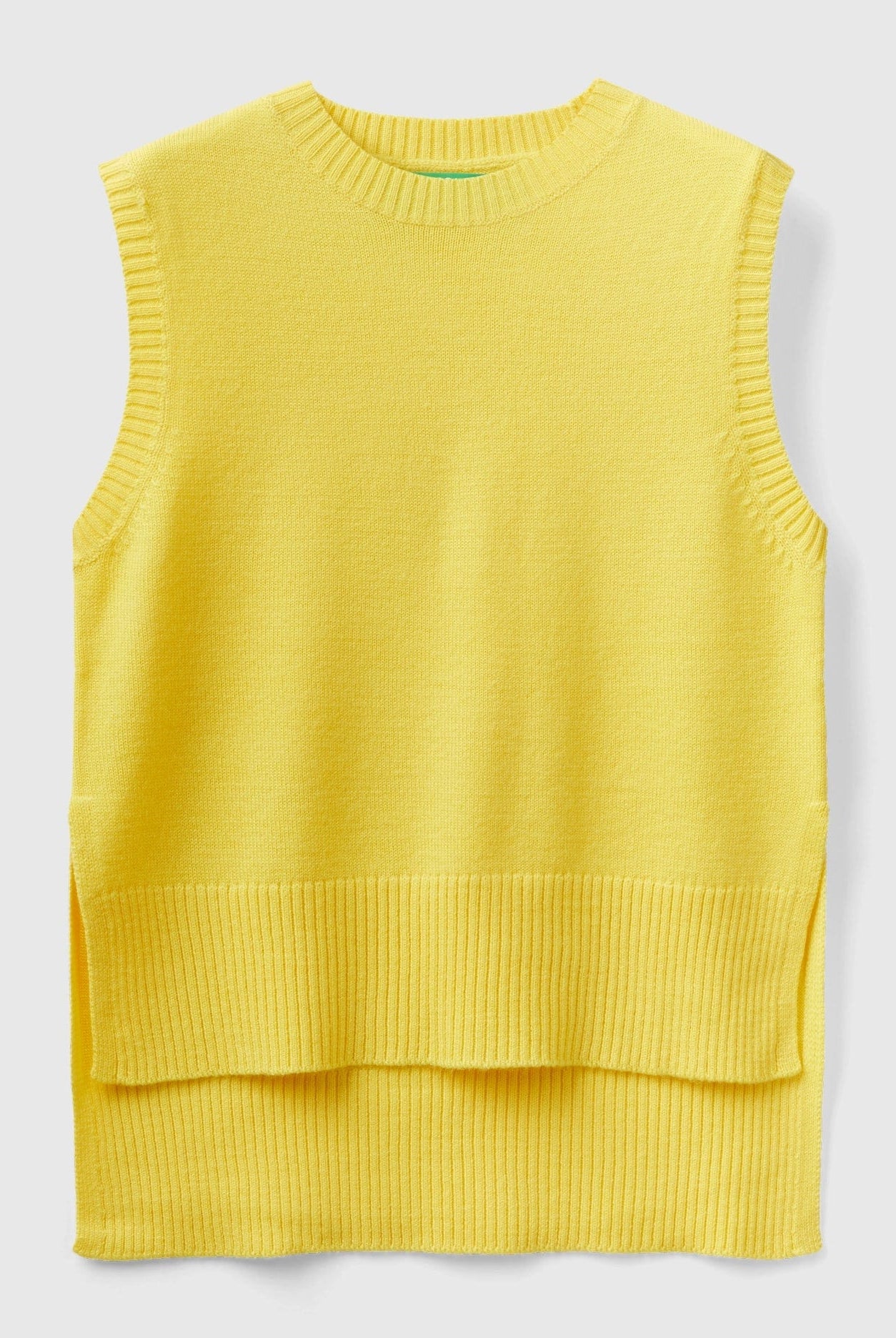 يونايتد كولورز اوف بينيتون سترة نسائية محبوكة بفتحات بدون اكمام