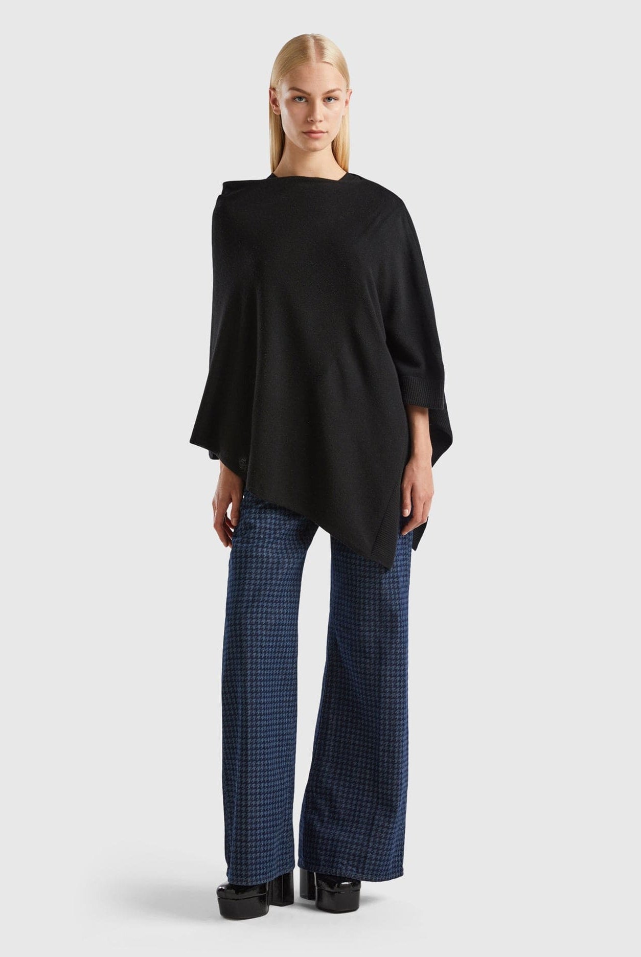 يونايتد كولورز اوف بينيتون بونشو كشمير مخلوط نسائي