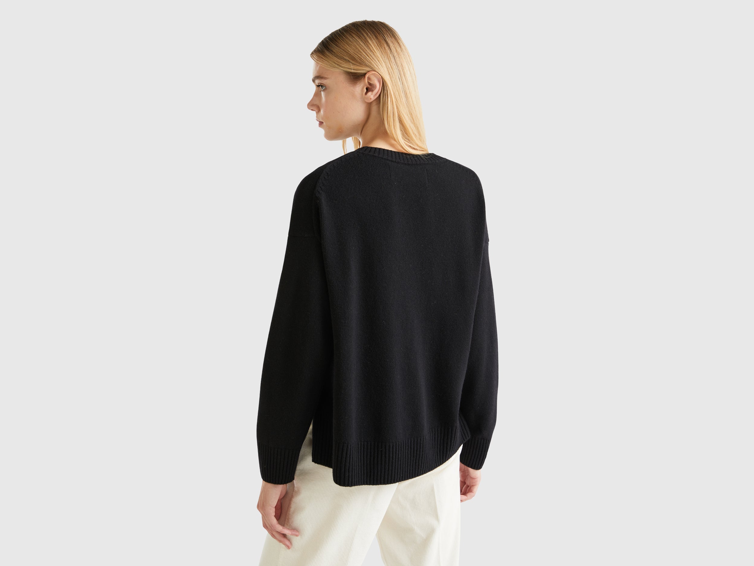 يونايتد كولورز اوف بينيتون بلوفر صوف مخلوط بقصة مربعة نسائي