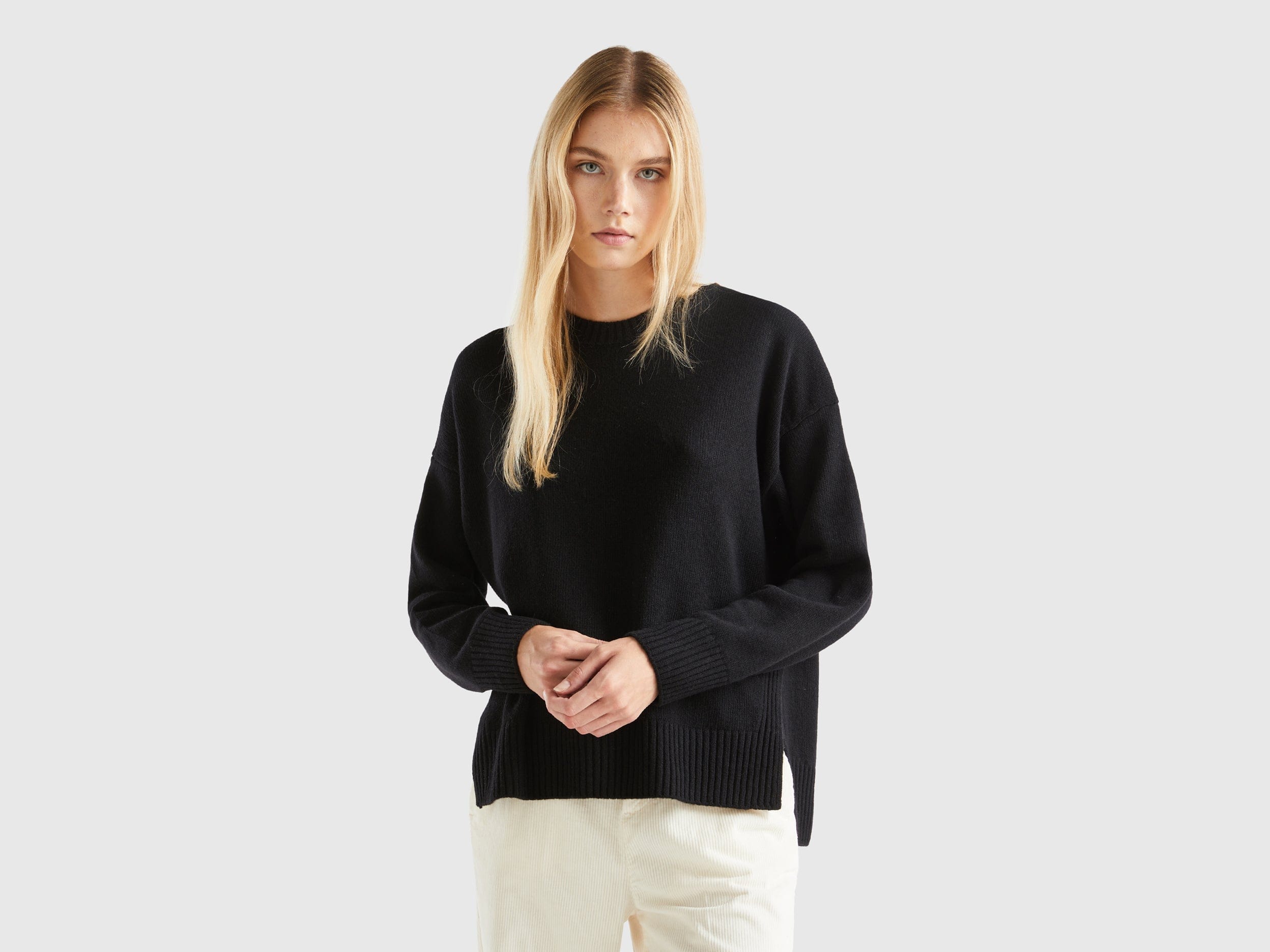 يونايتد كولورز اوف بينيتون بلوفر صوف مخلوط بقصة مربعة نسائي