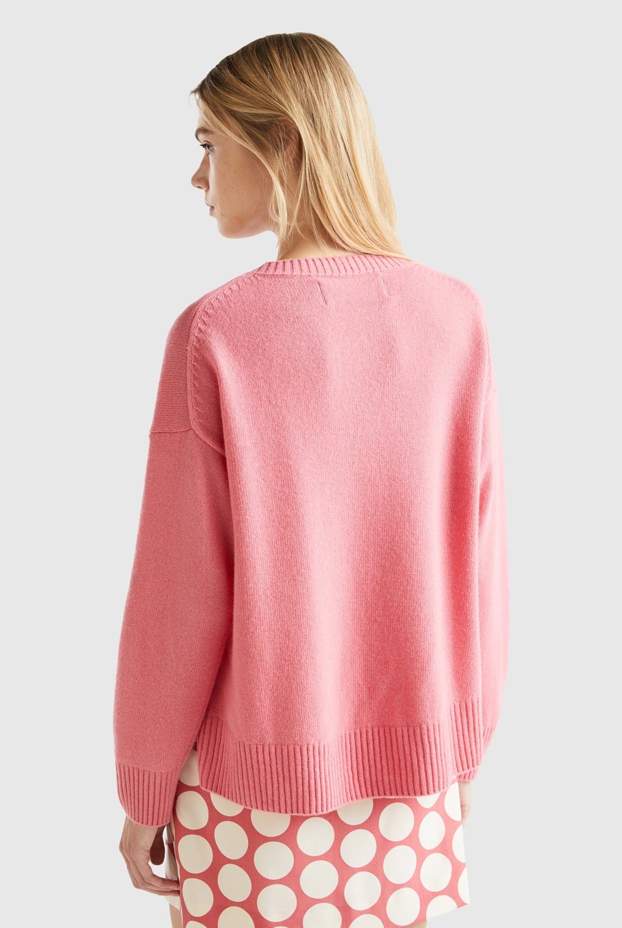 يونايتد كولورز اوف بينيتون بلوفر صوف مخلوط بقصة مربعة نسائي