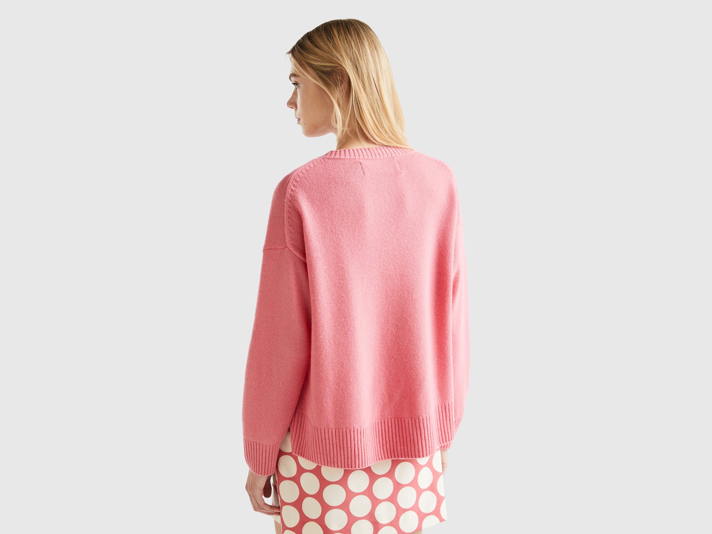 يونايتد كولورز اوف بينيتون بلوفر صوف مخلوط بقصة مربعة نسائي