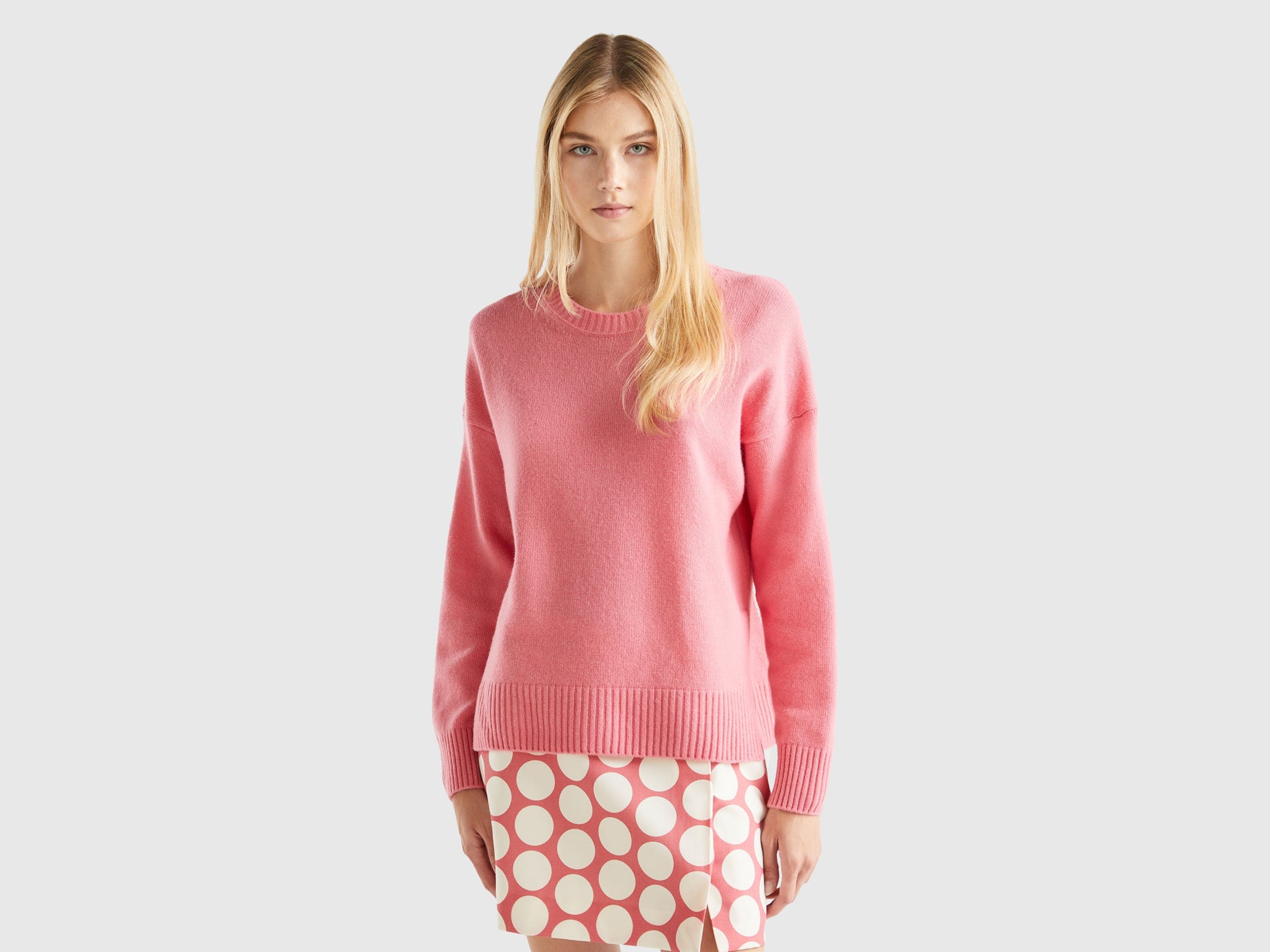 يونايتد كولورز اوف بينيتون بلوفر صوف مخلوط بقصة مربعة نسائي