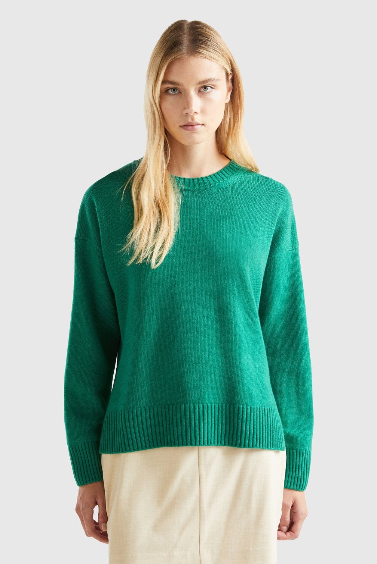 يونايتد كولورز اوف بينيتون بلوفر صوف مخلوط بقصة مربعة نسائي