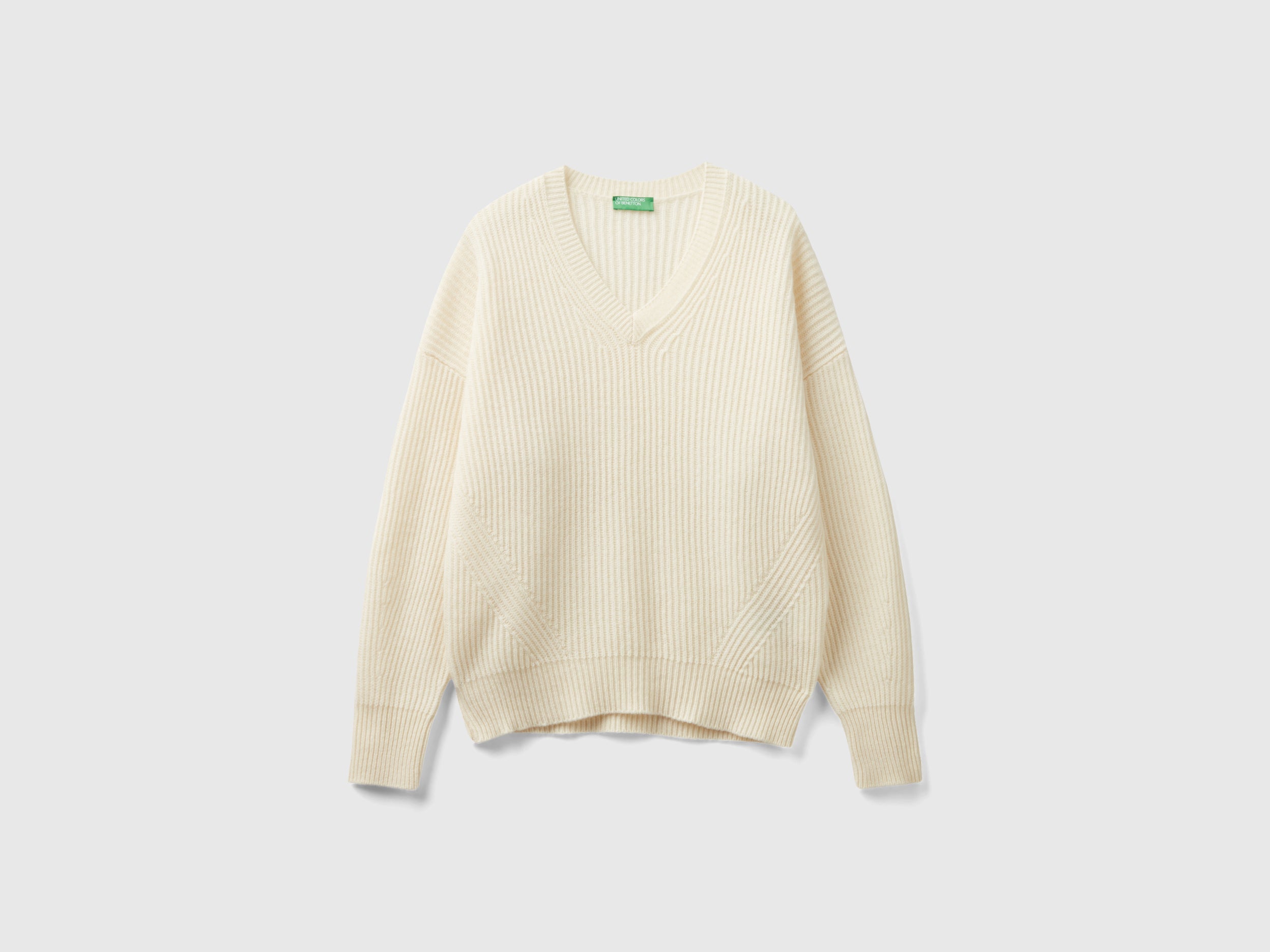 يونايتد كولورز اوف بينيتون بلوفر صوف ممزوج بتصميم مربع وياقة على شكل V نسائي