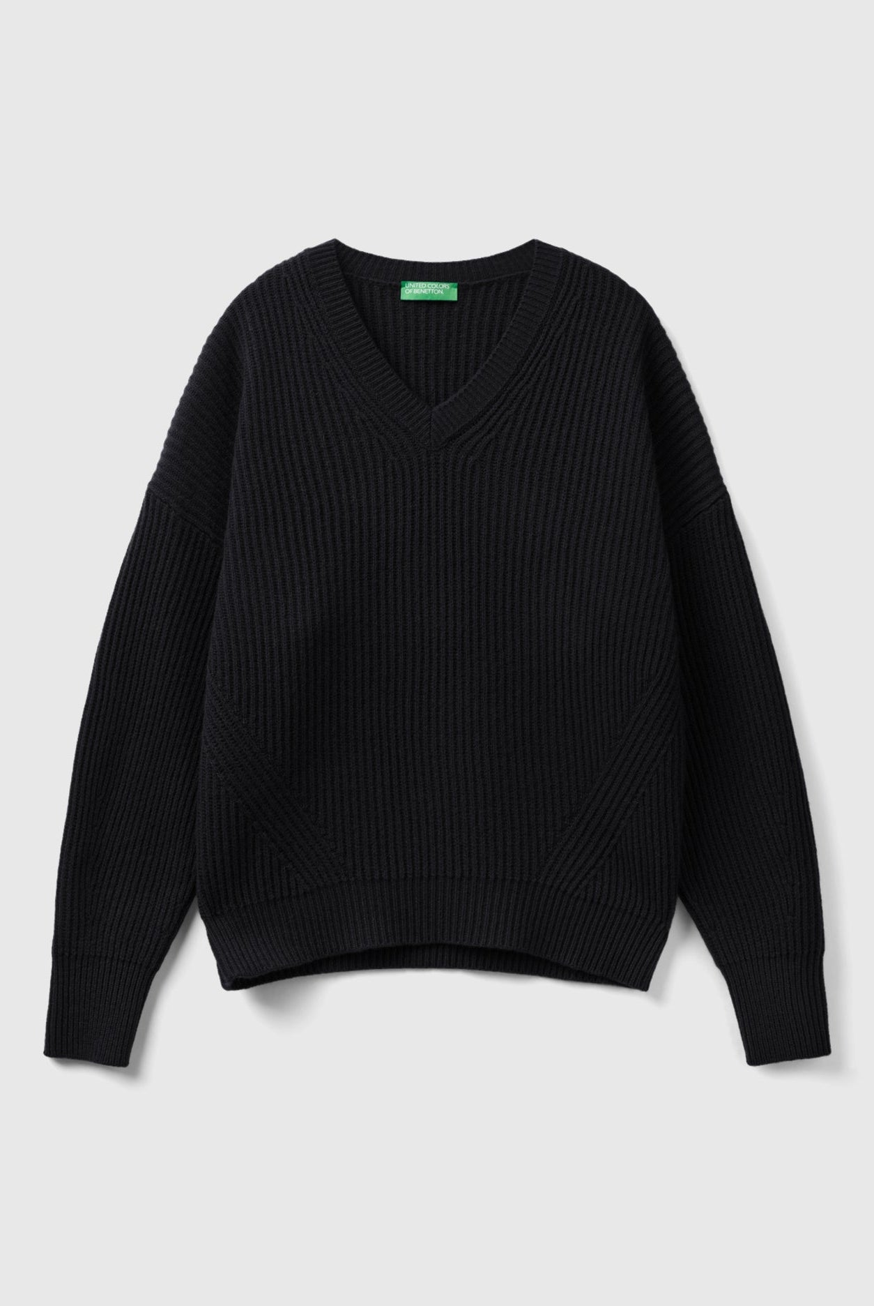 يونايتد كولورز اوف بينيتون بلوفر صوف ممزوج بتصميم مربع وياقة على شكل V نسائي